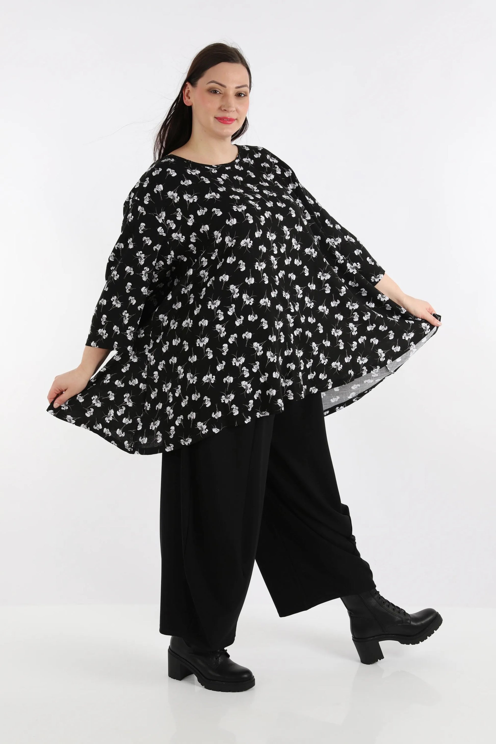  A-Form Bigshirt von AKH Fashion aus Viskose, 1257.00593, Schwarz-Weiß, Blumen, Ausgefallen