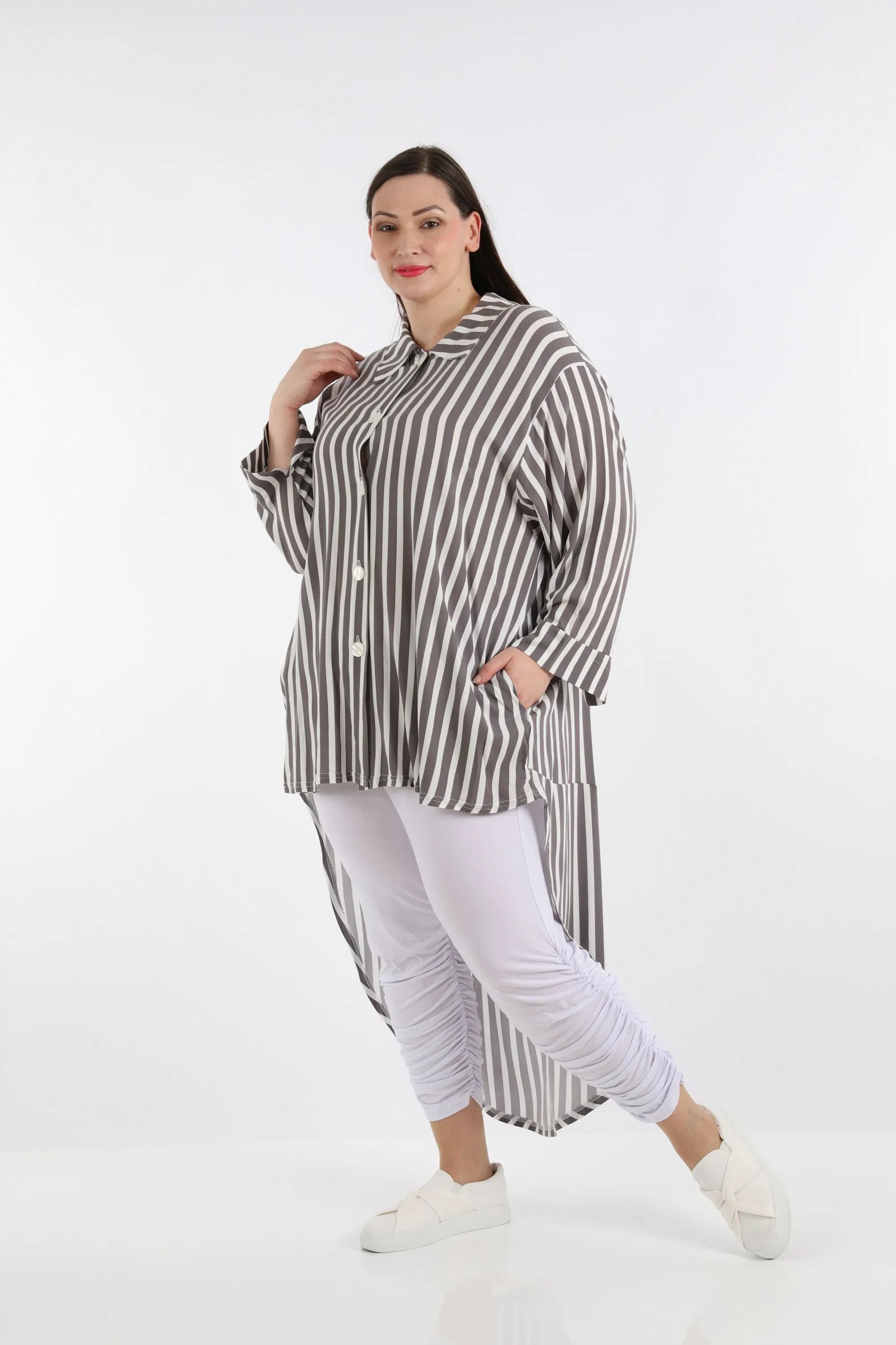  Bluse von AKH Fashion aus Viskose in Vokuhila-Form, 1272.06918, Grau-Weiß, Schick, Modern