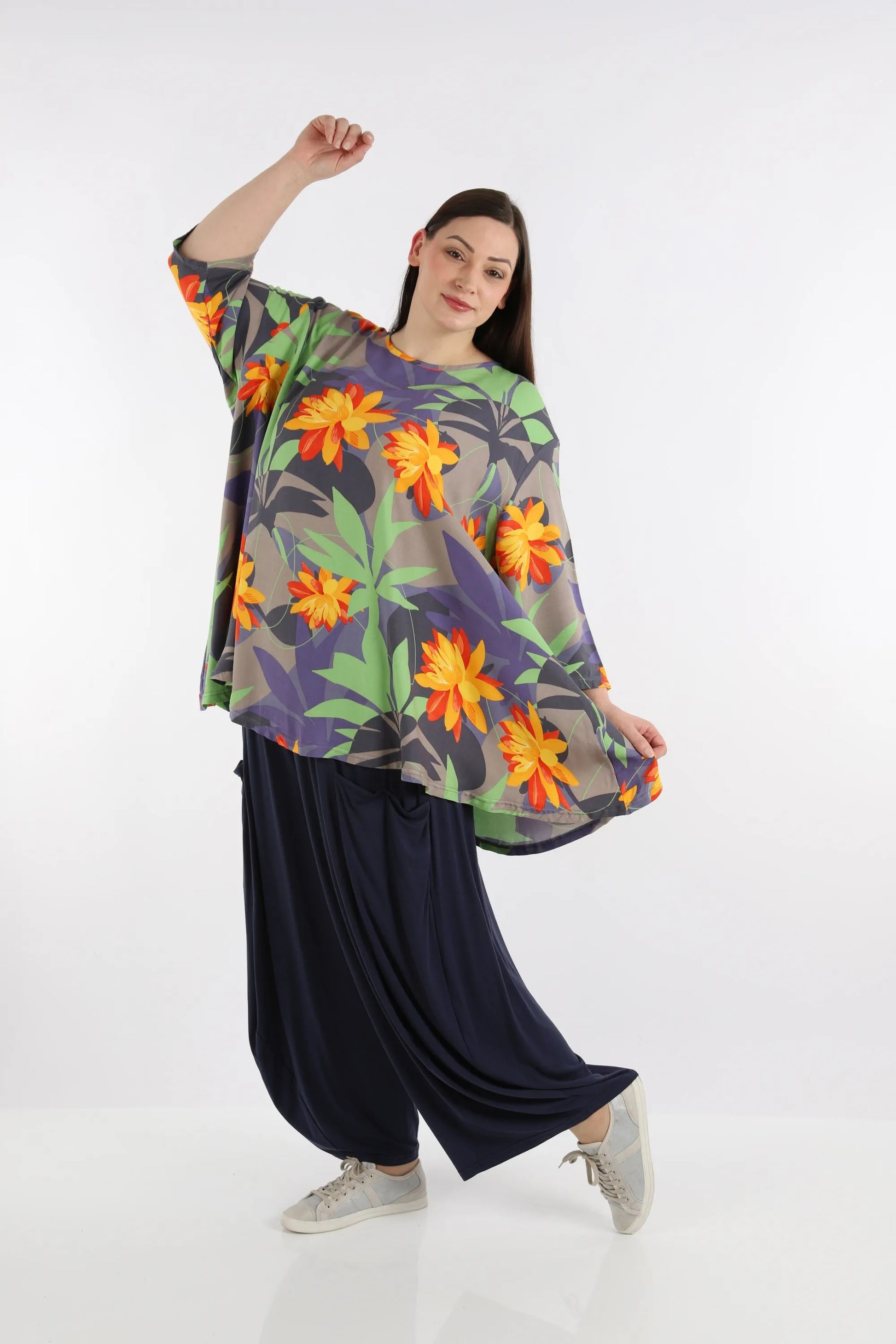  A-Form Bigshirt von AKH Fashion aus Viskose, 1277.00593, Grau-Lime, Blumen, Schick, Modern