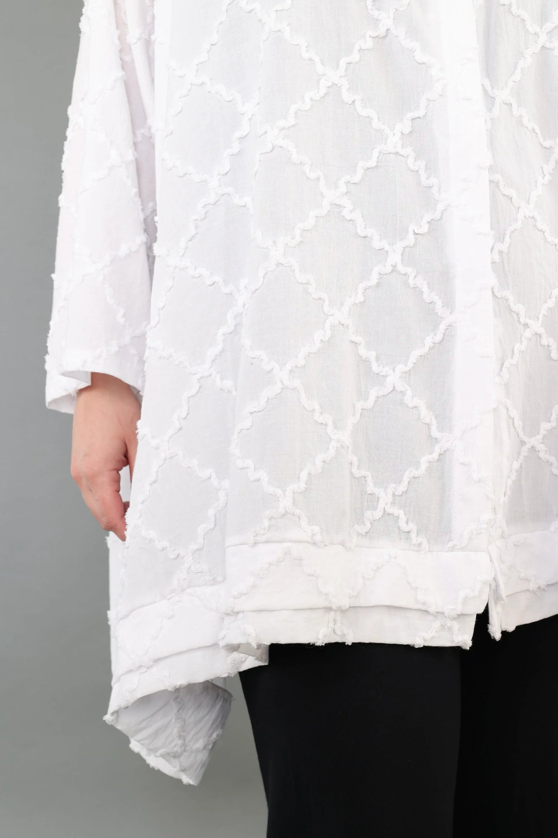  A-Form Bluse von AKH Premium aus Baumwolle, P1004.7110, Weiß, Raute, Ausgefallen, Zeitlos