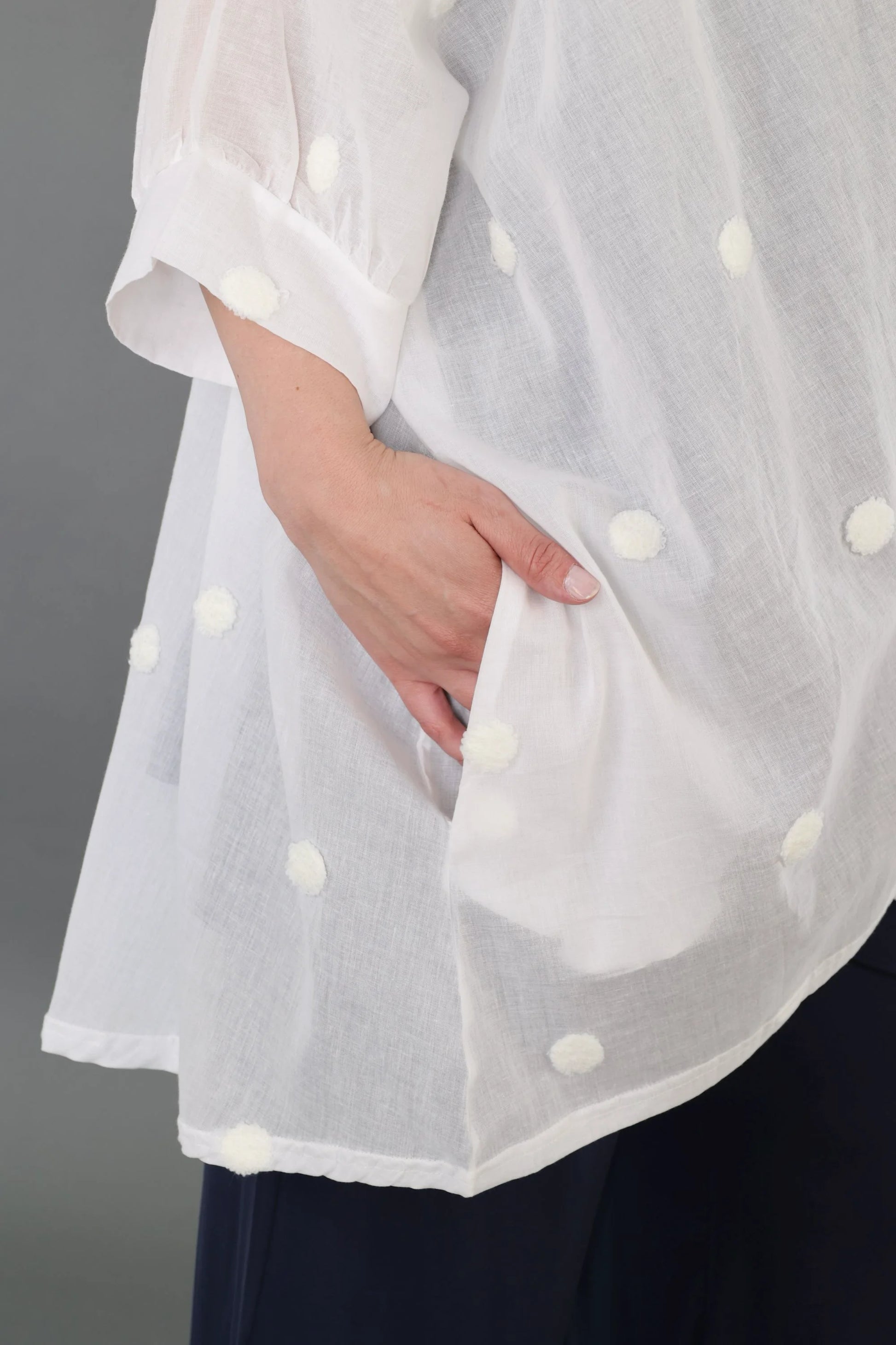  A-Form Jacke von AKH Premium aus Baumwolle, P1005.7116, Weiß, Punkte, Ausgefallen, Zeitlos