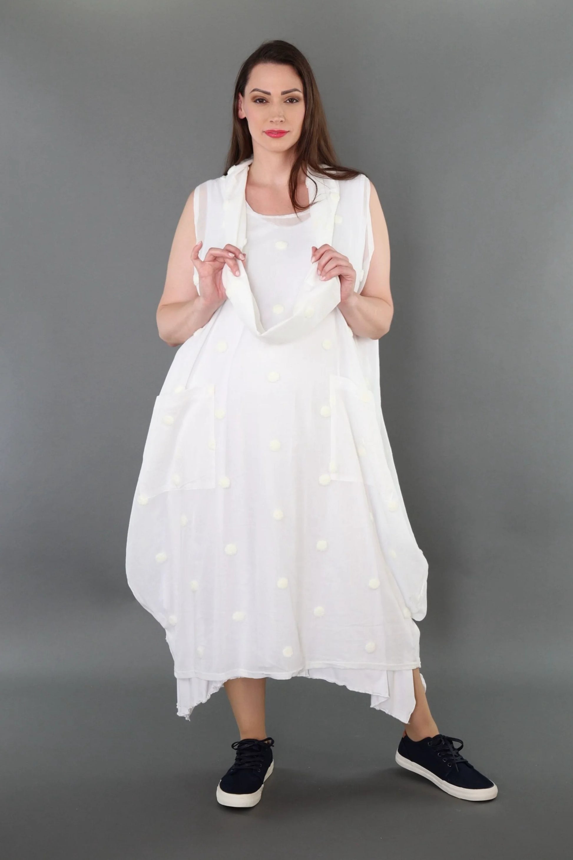  Ballonkleid von AKH Premium aus Baumwolle, P1005.7118, Weiß, Punkte, Ausgefallen, Zeitlos