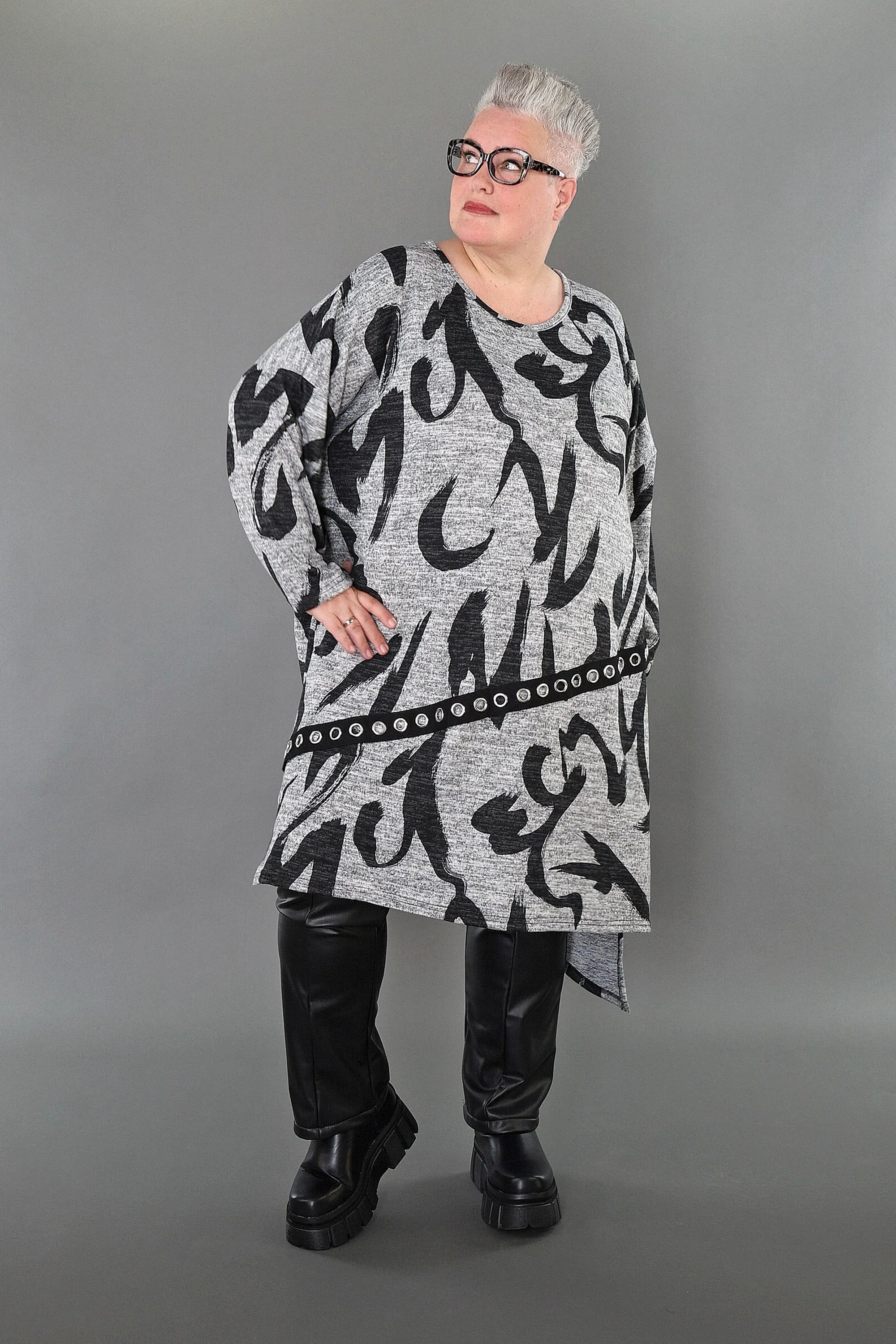  AKH Premium Bigshirt in asymmetrischer Form, aus Materialmix, P1006.7126, Grau/Dunkelgrau