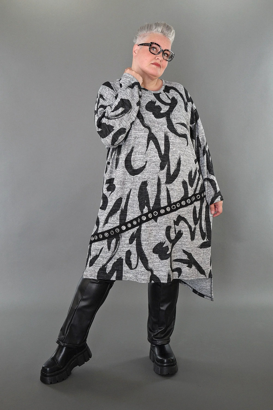  AKH Premium Bigshirt in asymmetrischer Form, aus Materialmix, P1006.7126, Grau/Dunkelgrau