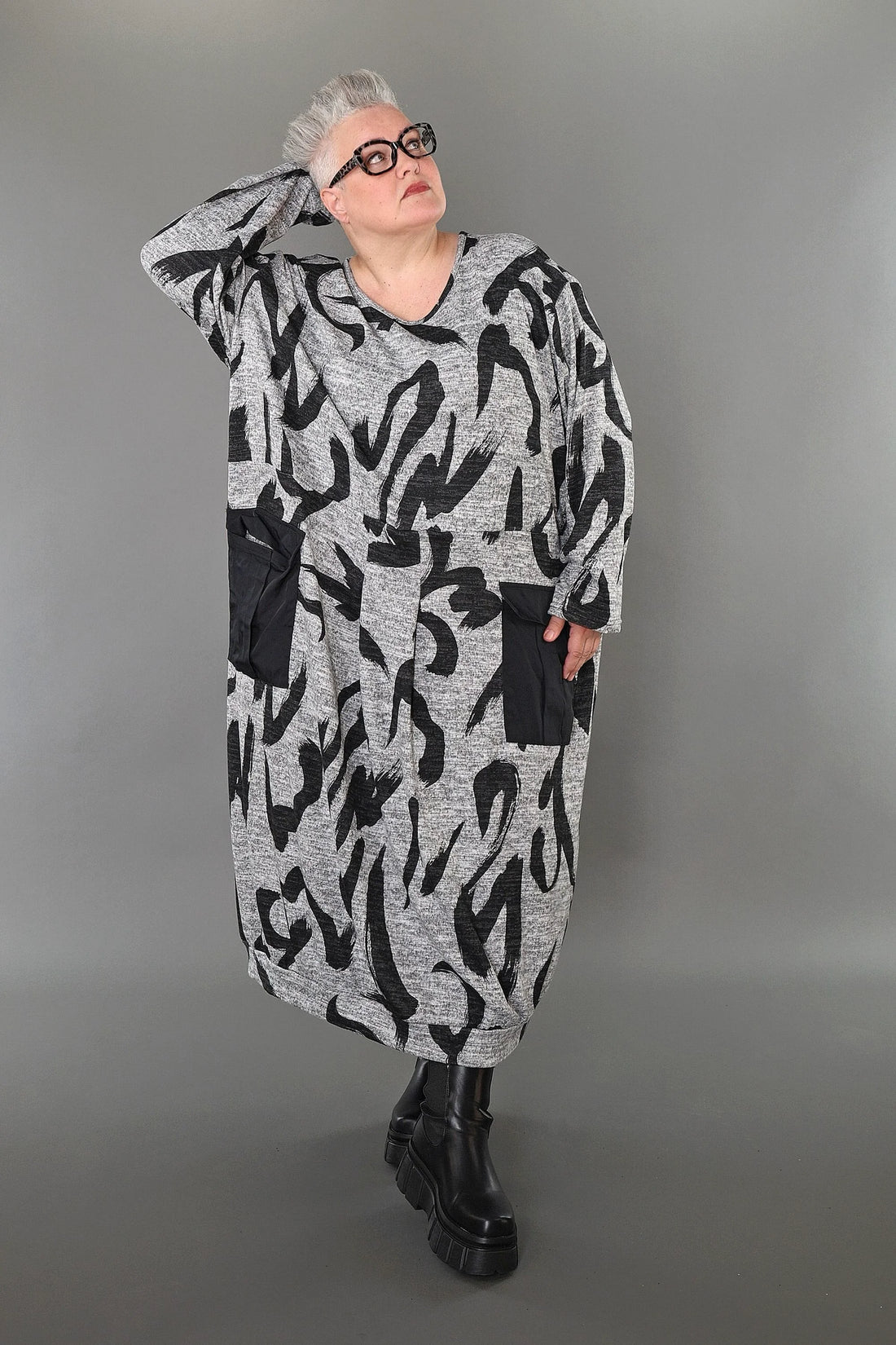  AKH Premium Kleid in gerader Form, aus Materialmix, P1006.7127, Grau/Dunkelgrau, Schick