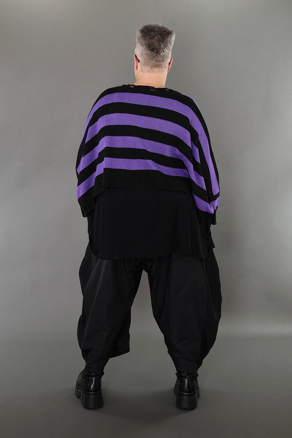  AKH Premium Überwurf in kastiger Form, aus Baumwolle, P1007.2537, Schwarz/Lavendel, Schick