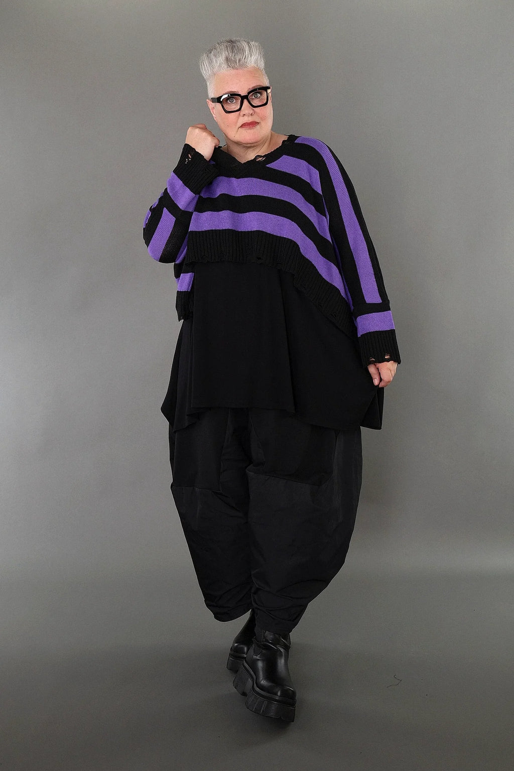  AKH Premium Überwurf in kastiger Form, aus Baumwolle, P1007.2537, Schwarz/Lavendel, Schick