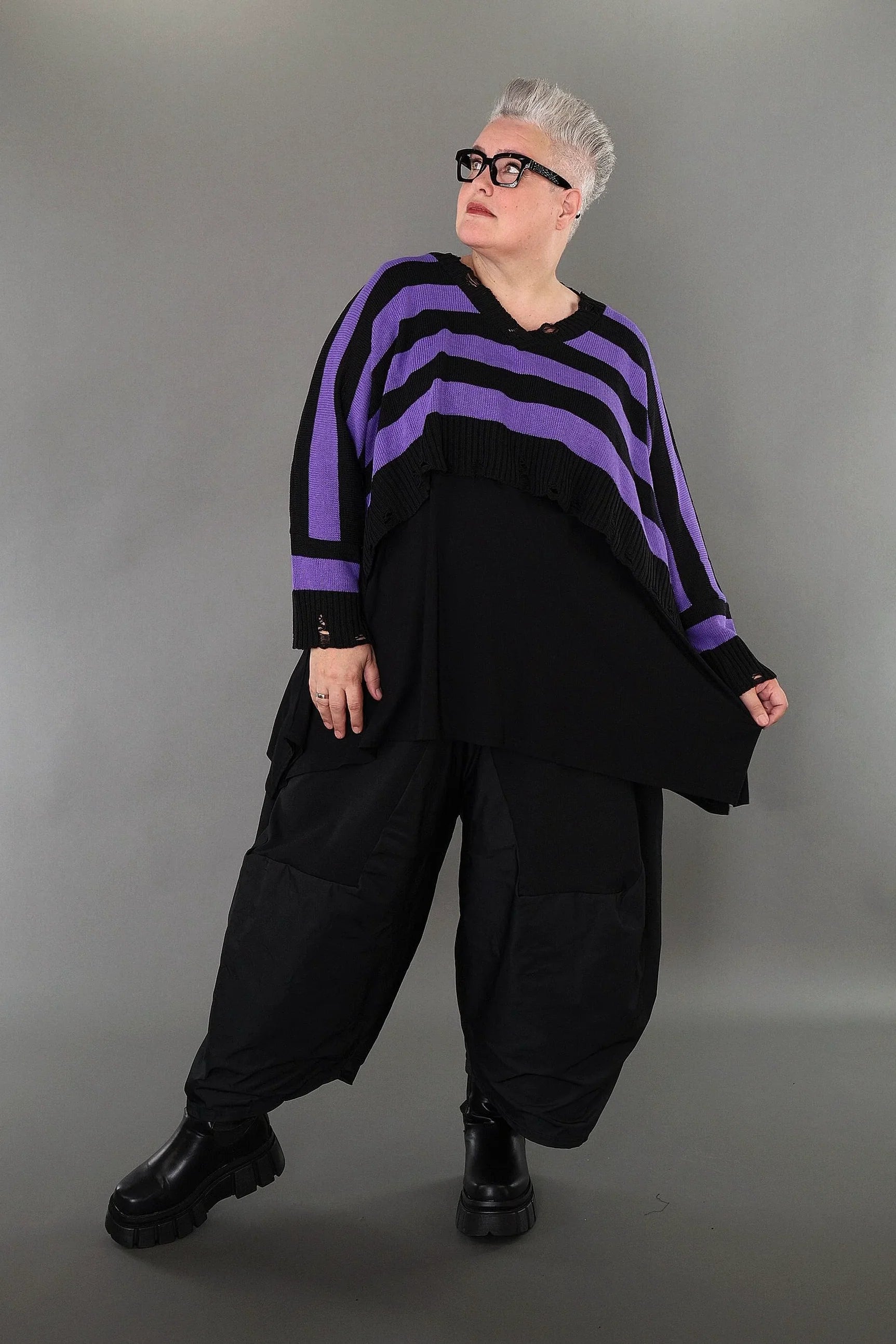  AKH Premium Überwurf in kastiger Form, aus Baumwolle, P1007.2537, Schwarz/Lavendel, Schick