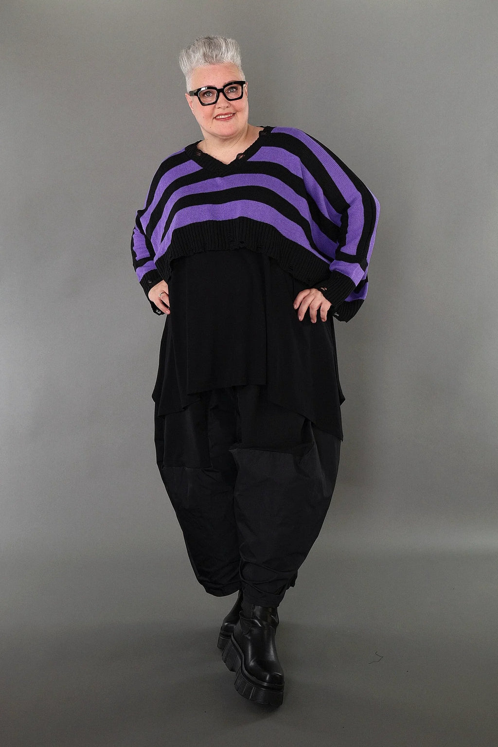  AKH Premium Überwurf in kastiger Form, aus Baumwolle, P1007.2537, Schwarz/Lavendel, Schick