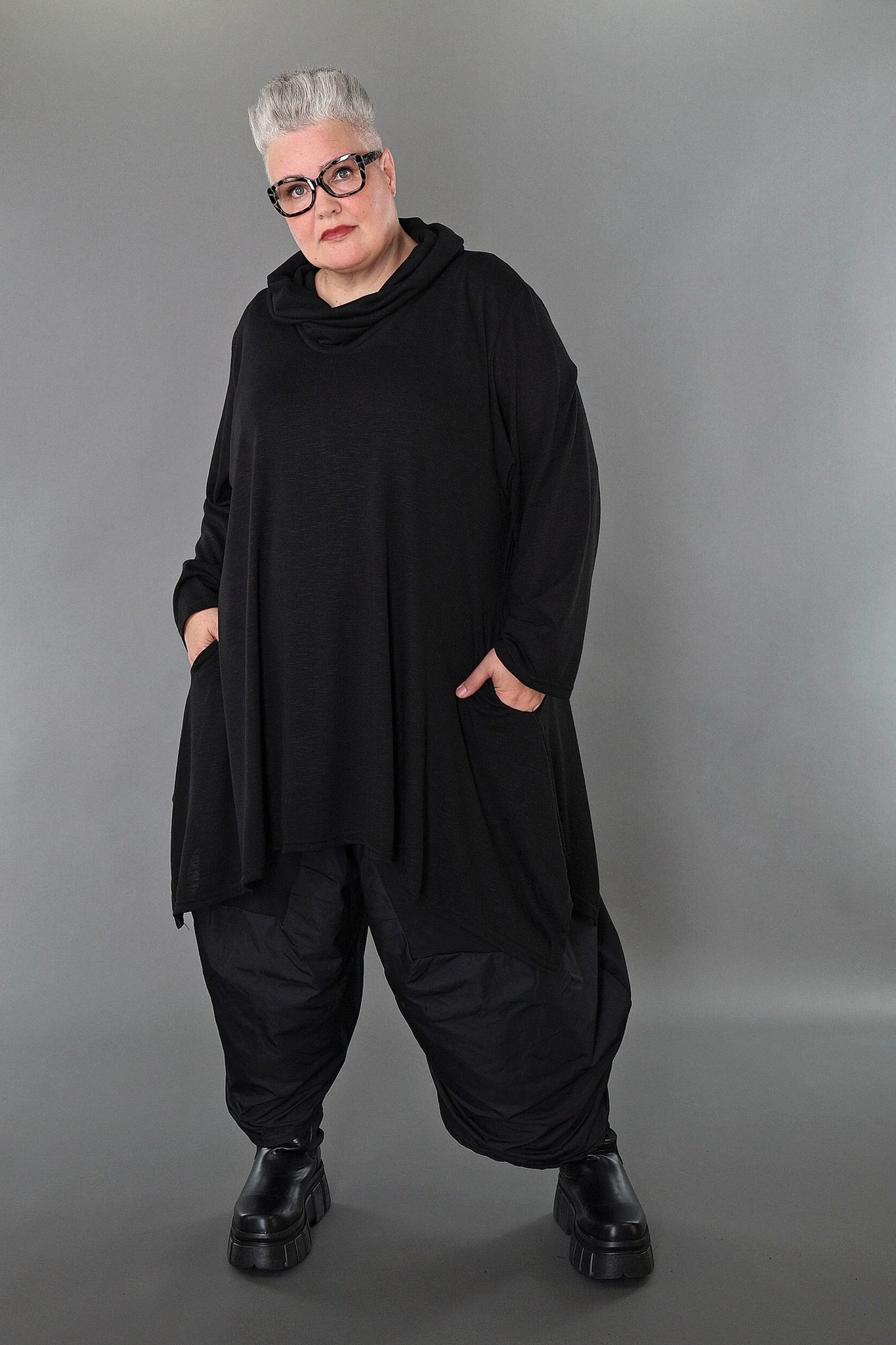  A-Form Bigshirt von AKH Premium aus Viskose, P1008.3371, Schwarz, Ausgefallen, Zeitlos
