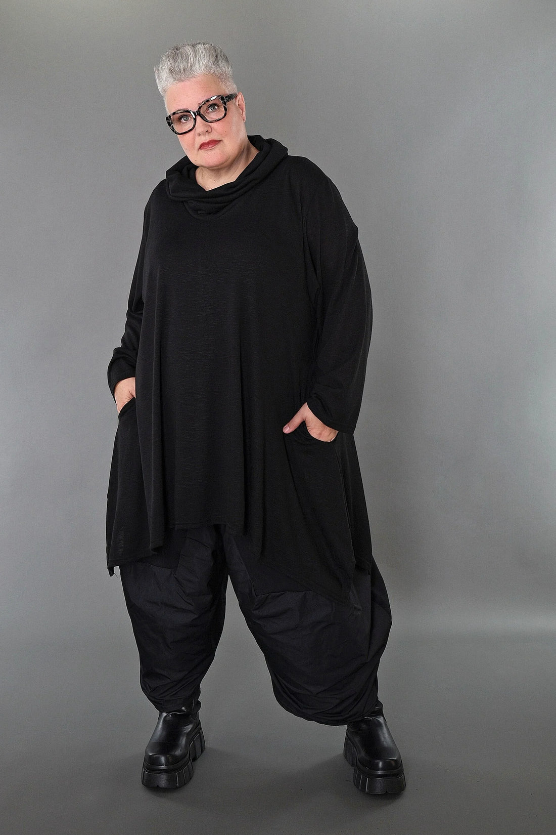  A-Form Bigshirt von AKH Premium aus Viskose, P1008.3371, Schwarz, Ausgefallen, Zeitlos