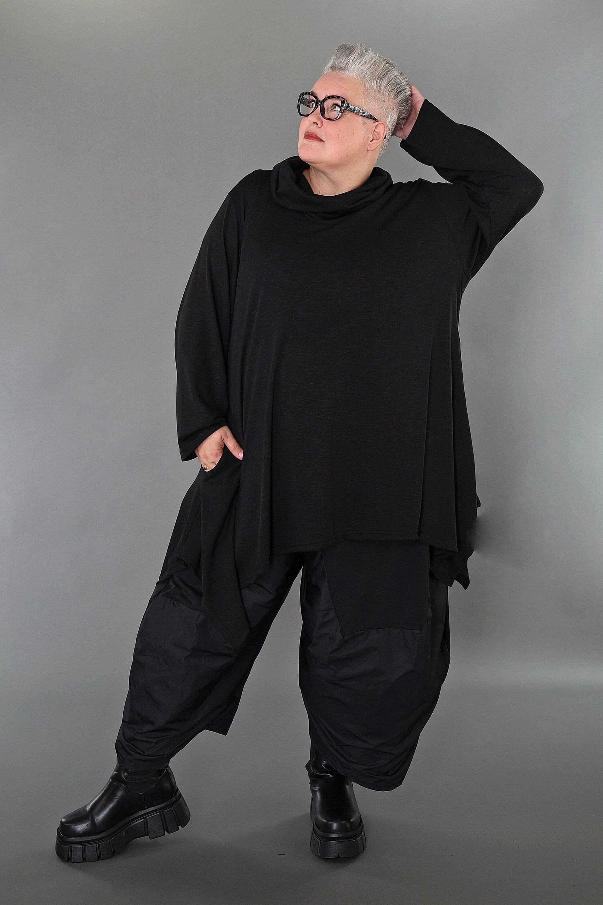  A-Form Bigshirt von AKH Premium aus Viskose, P1008.3371, Schwarz, Ausgefallen, Zeitlos