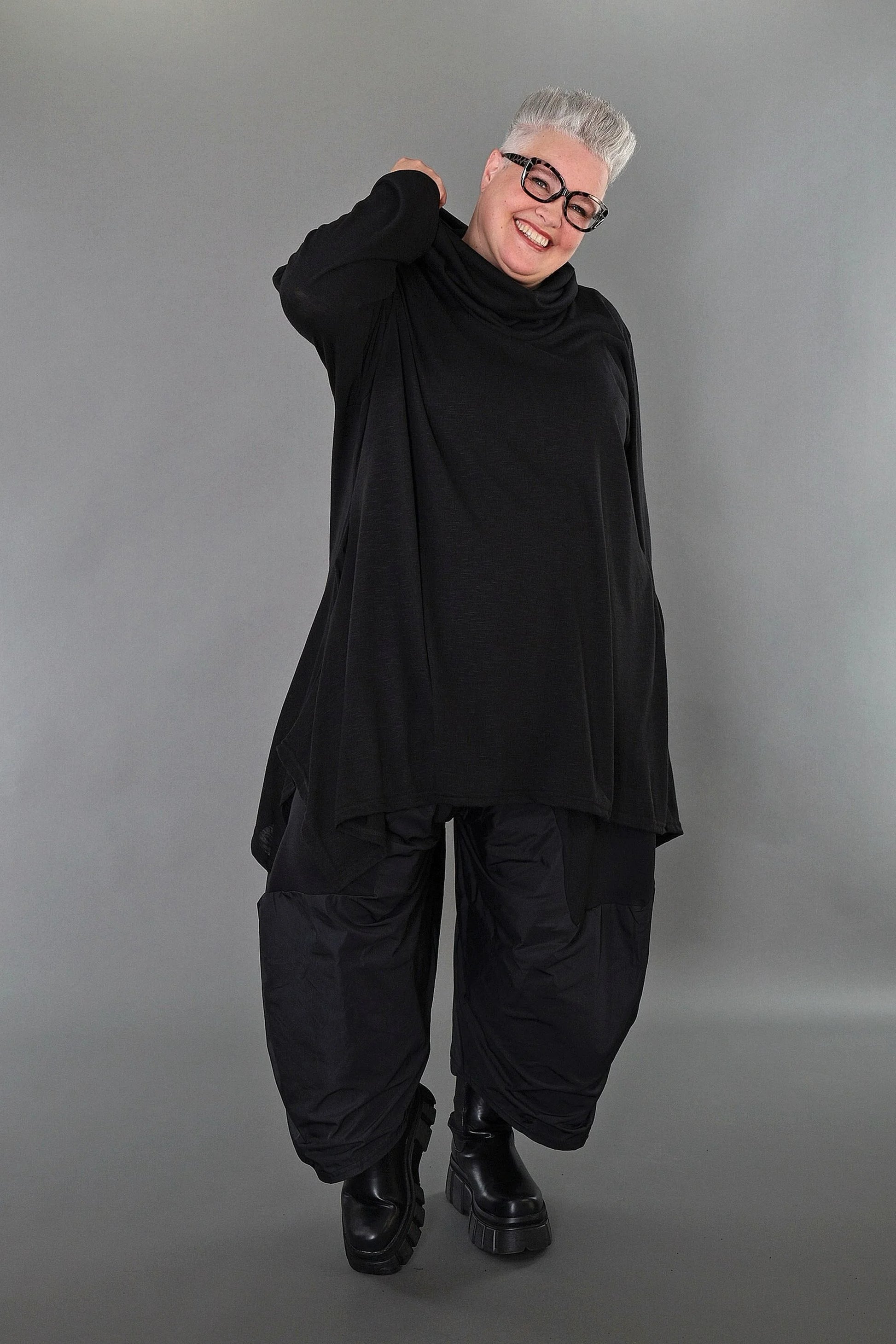  A-Form Bigshirt von AKH Premium aus Viskose, P1008.3371, Schwarz, Ausgefallen, Zeitlos