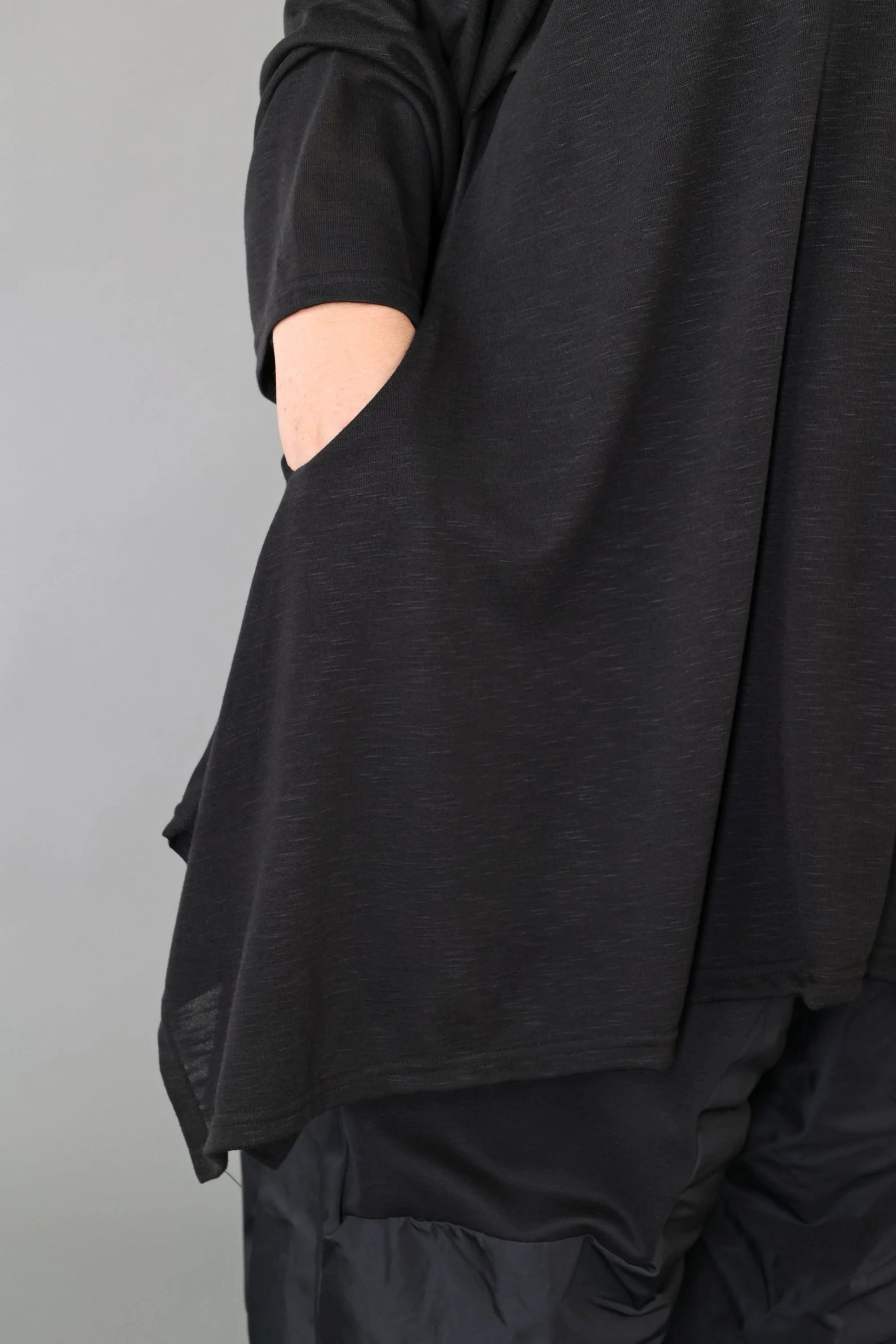  A-Form Bigshirt von AKH Premium aus Viskose, P1008.3371, Schwarz, Ausgefallen, Zeitlos