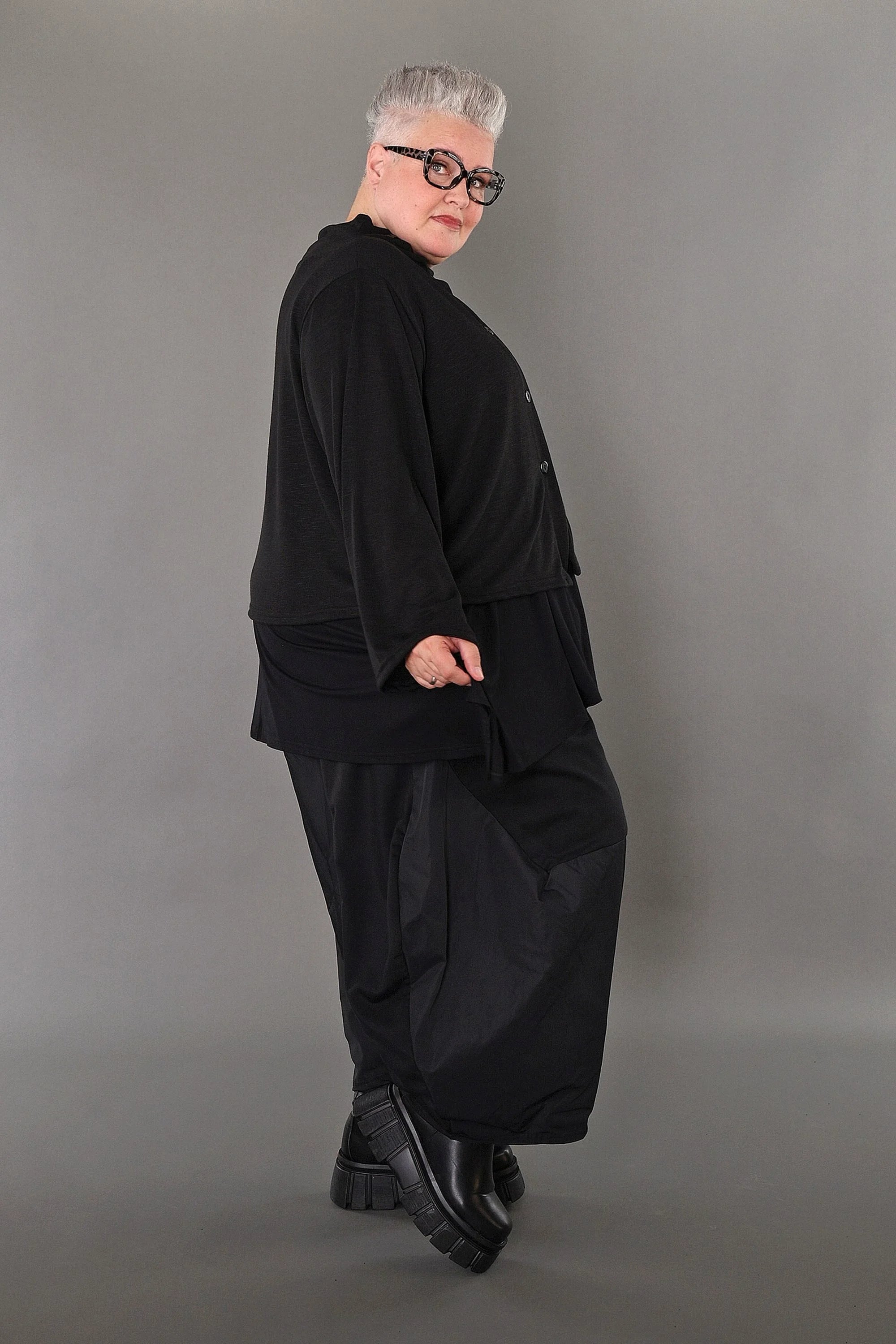  AKH Premium Jacke in gerader Form, aus Viskose, P1008.7006, Schwarz, Ausgefallen, Zeitlos