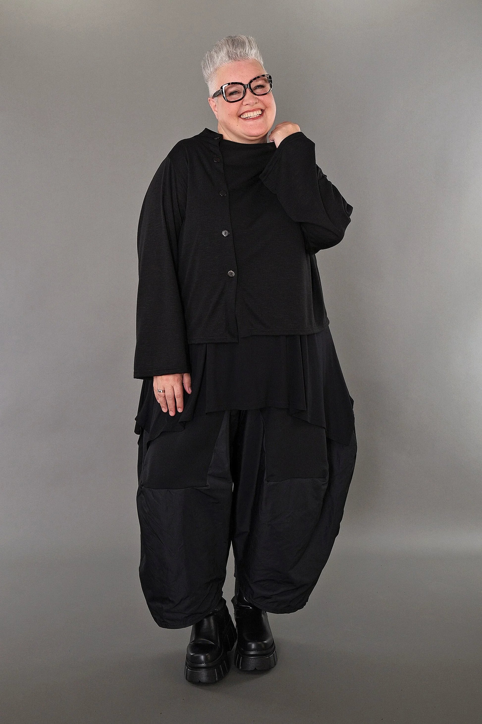  AKH Premium Jacke in gerader Form, aus Viskose, P1008.7006, Schwarz, Ausgefallen, Zeitlos