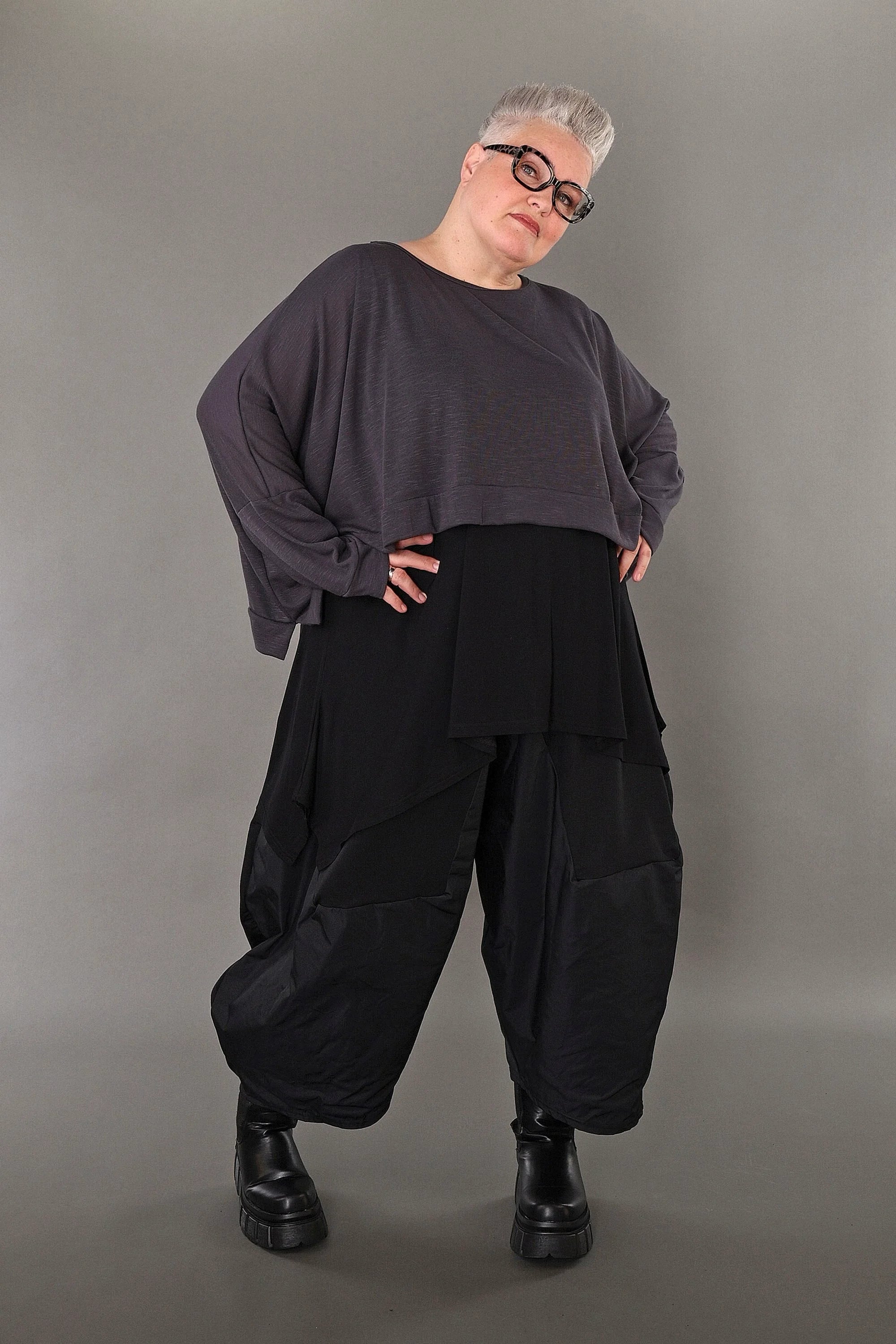  AKH Premium Überwurf in kastiger Form, aus Viskose, P1008.7011, Dunkelgrau, Ausgefallen