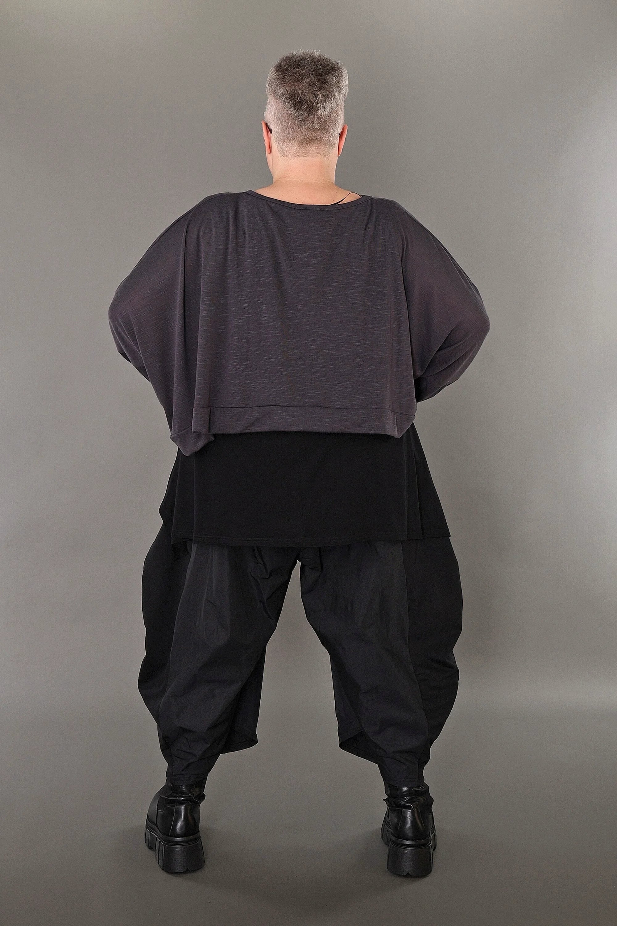  AKH Premium Überwurf in kastiger Form, aus Viskose, P1008.7011, Dunkelgrau, Ausgefallen