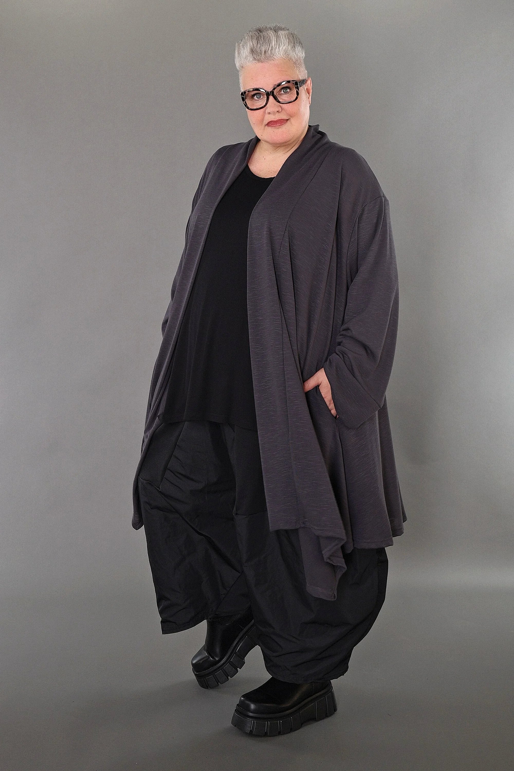  A-Form Cardigan von AKH Premium aus Viskose, P1008.7041, Dunkelgrau, Ausgefallen, Zeitlos