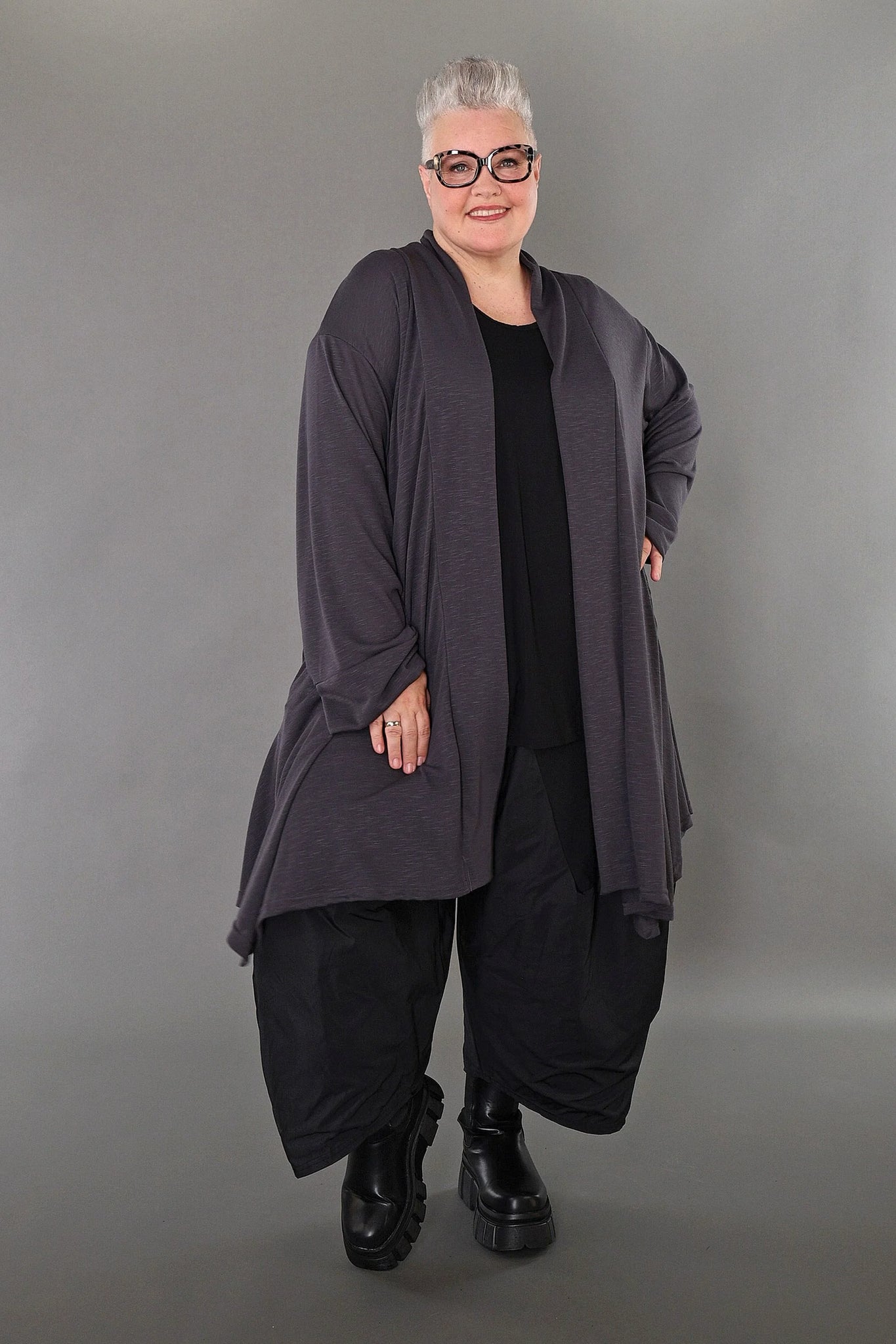 A-Form Cardigan von AKH Premium aus Viskose, P1008.7041, Dunkelgrau, Ausgefallen, Zeitlos