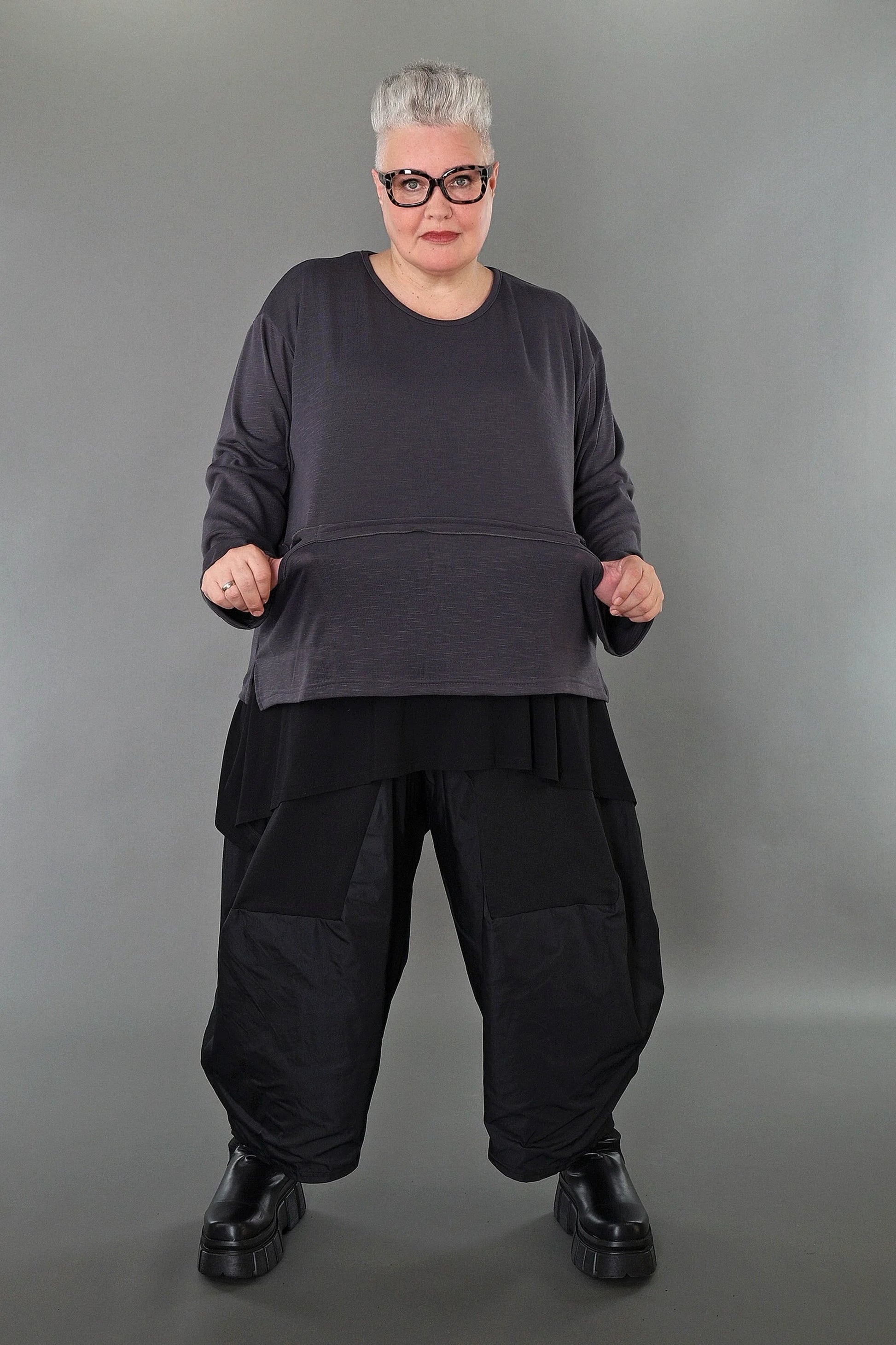  AKH Premium Bigshirt in gerader Form, aus Viskose, P1008.7130, Dunkelgrau, Ausgefallen
