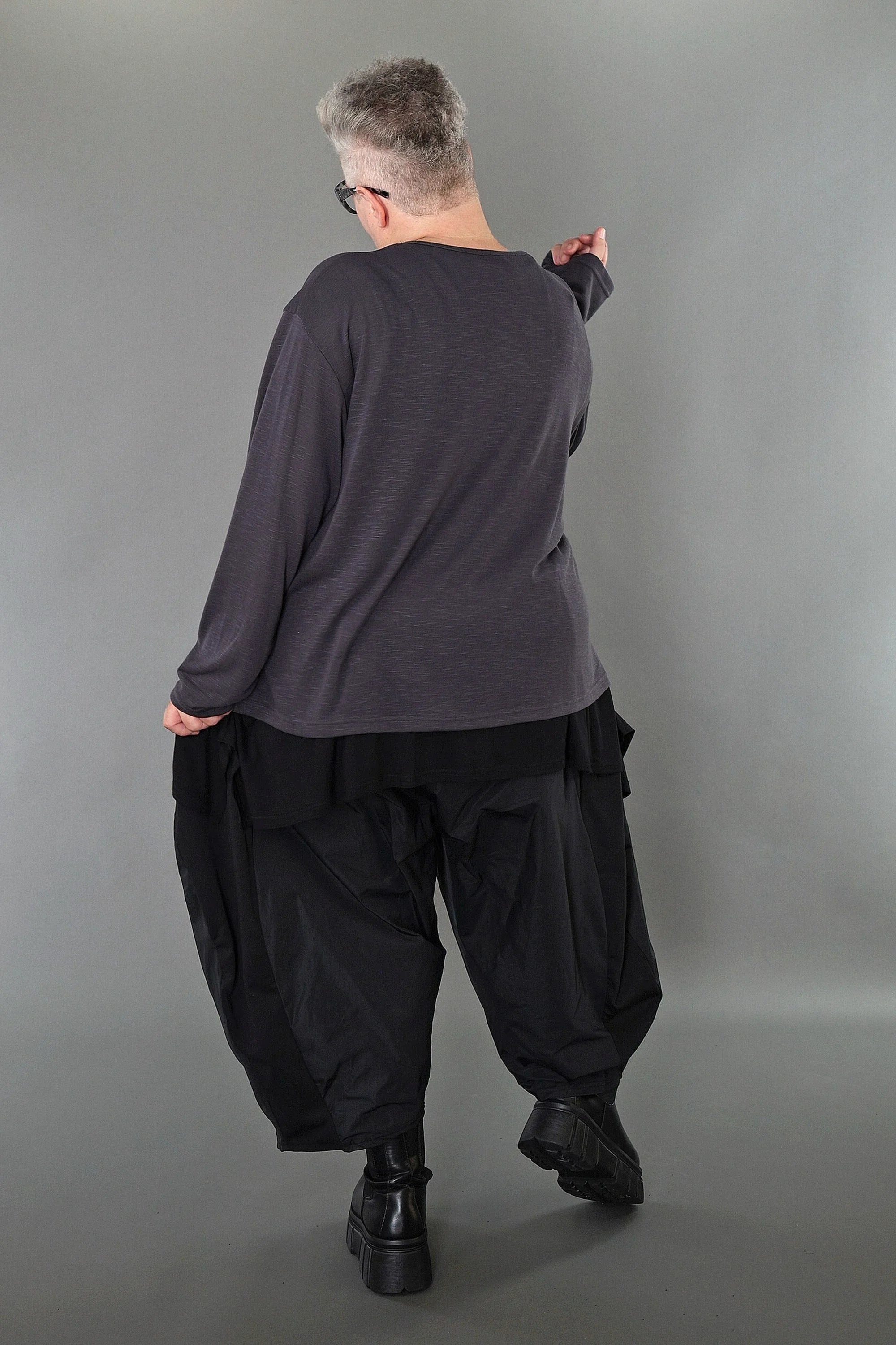  AKH Premium Bigshirt in gerader Form, aus Viskose, P1008.7130, Dunkelgrau, Ausgefallen