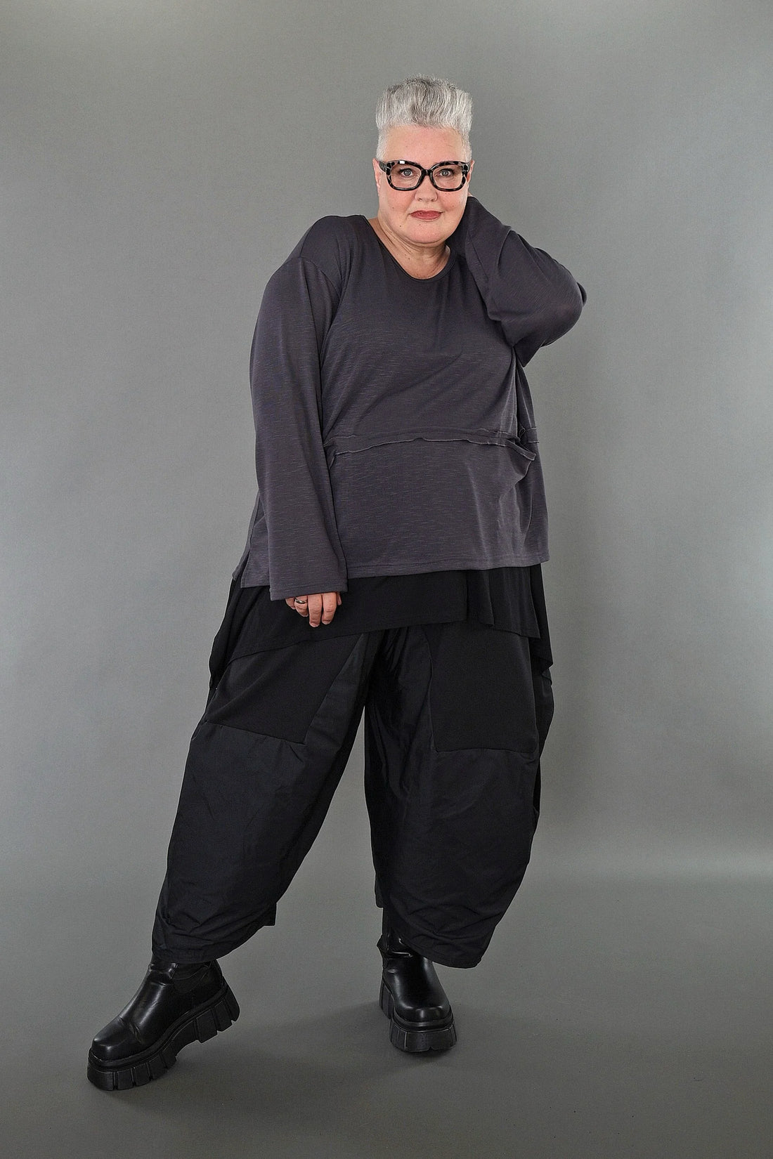  AKH Premium Bigshirt in gerader Form, aus Viskose, P1008.7130, Dunkelgrau, Ausgefallen
