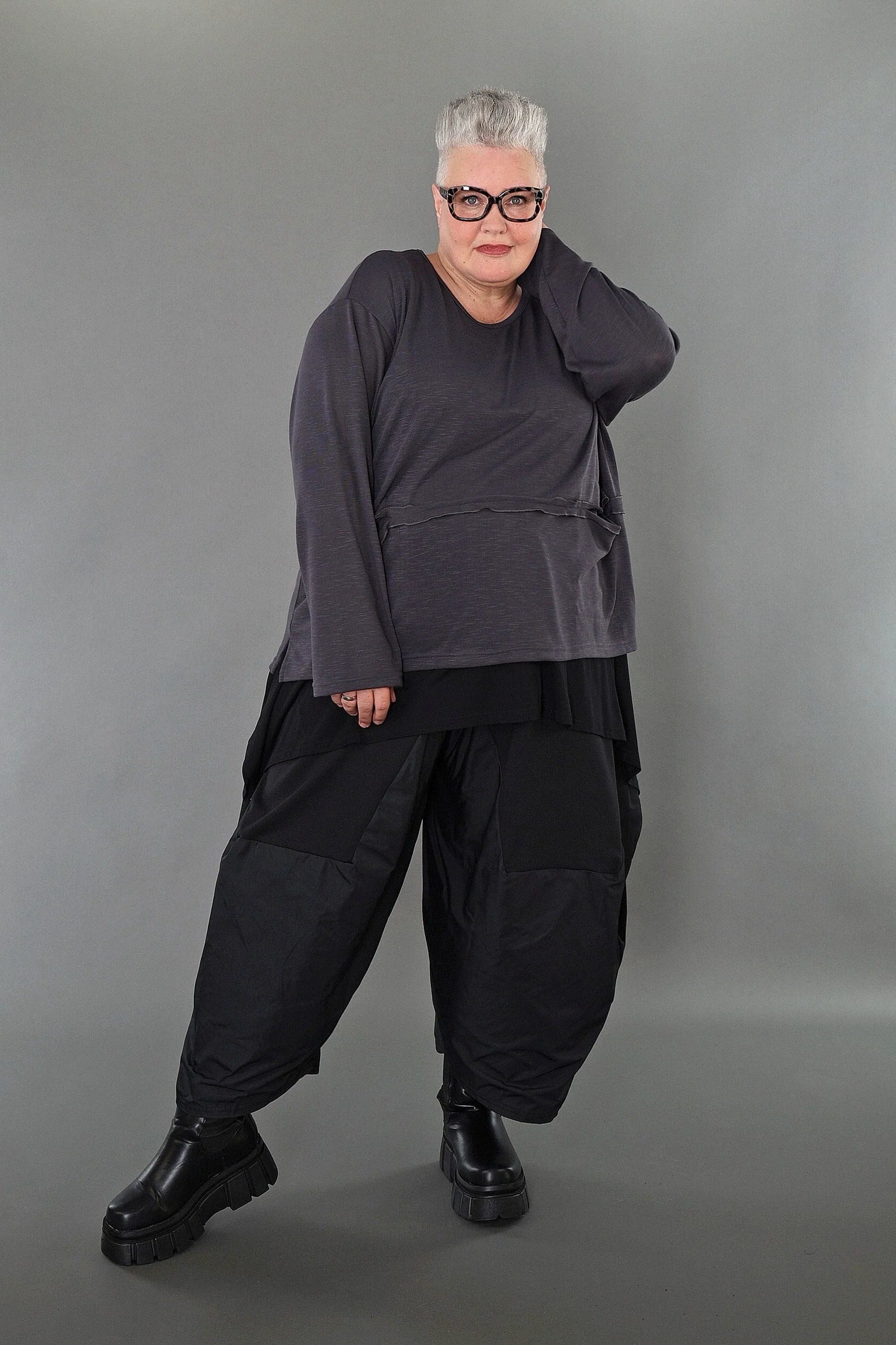  AKH Premium Bigshirt in gerader Form, aus Viskose, P1008.7130, Dunkelgrau, Ausgefallen