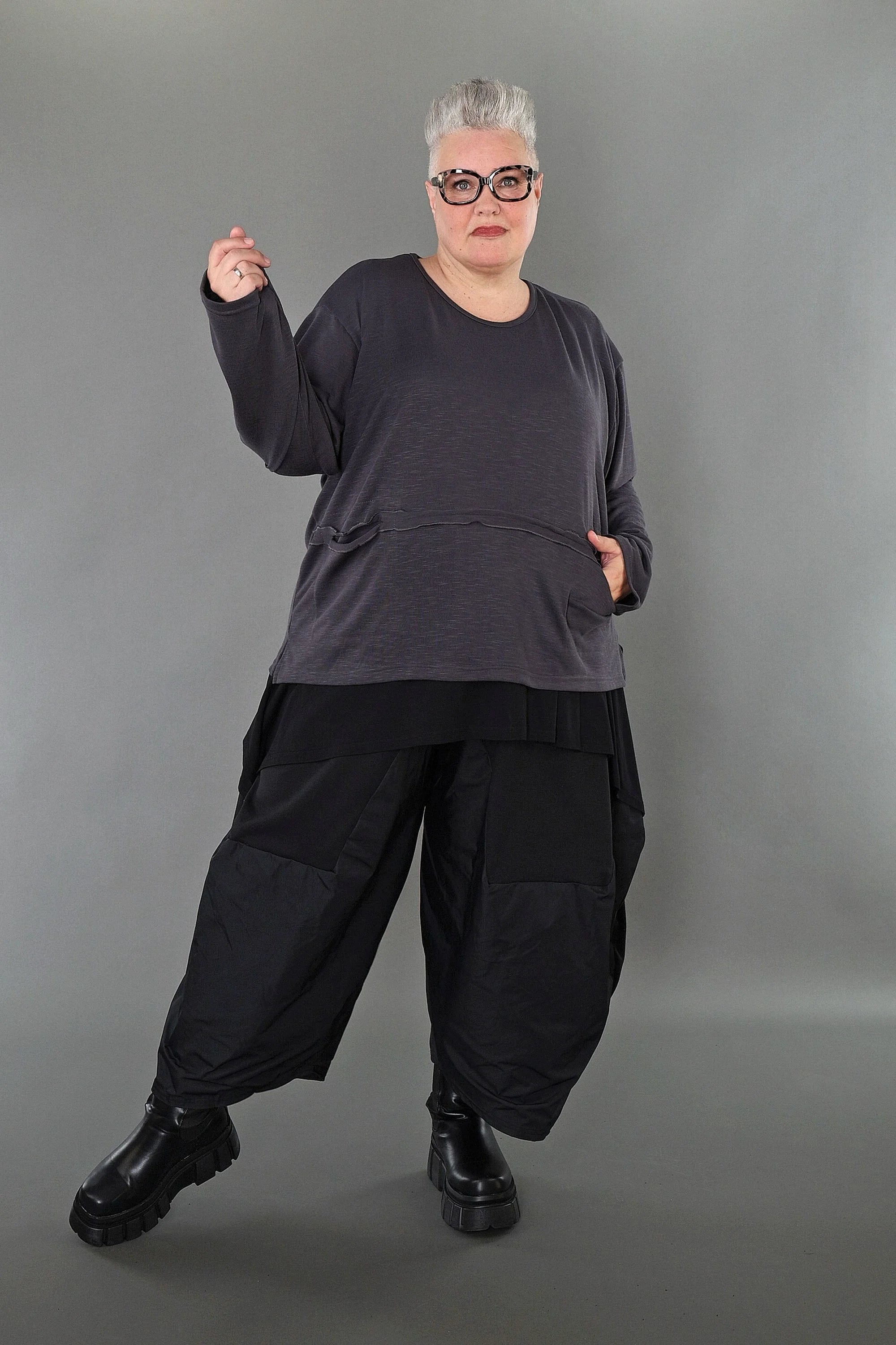  AKH Premium Bigshirt in gerader Form, aus Viskose, P1008.7130, Dunkelgrau, Ausgefallen