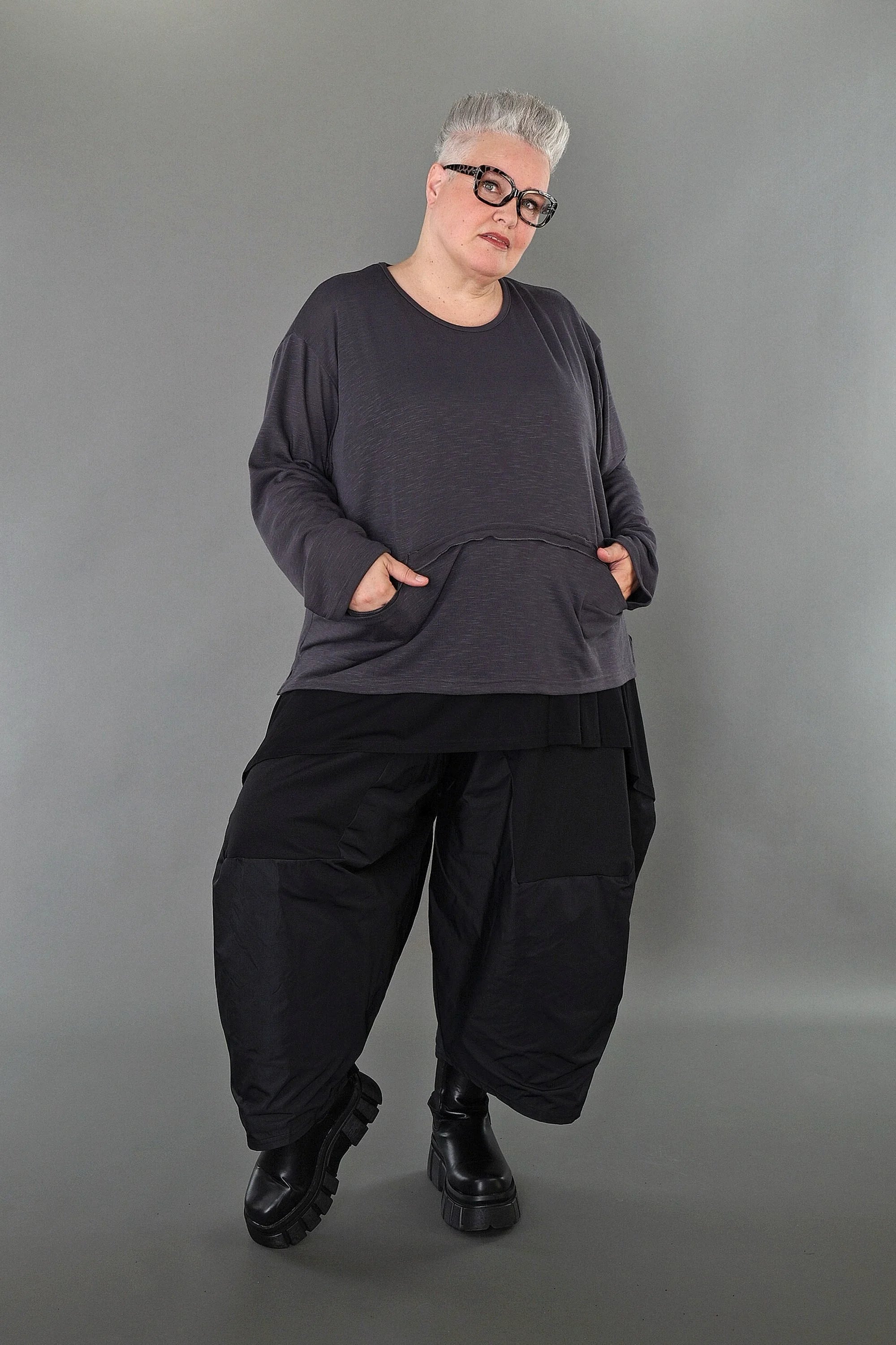  AKH Premium Bigshirt in gerader Form, aus Viskose, P1008.7130, Dunkelgrau, Ausgefallen