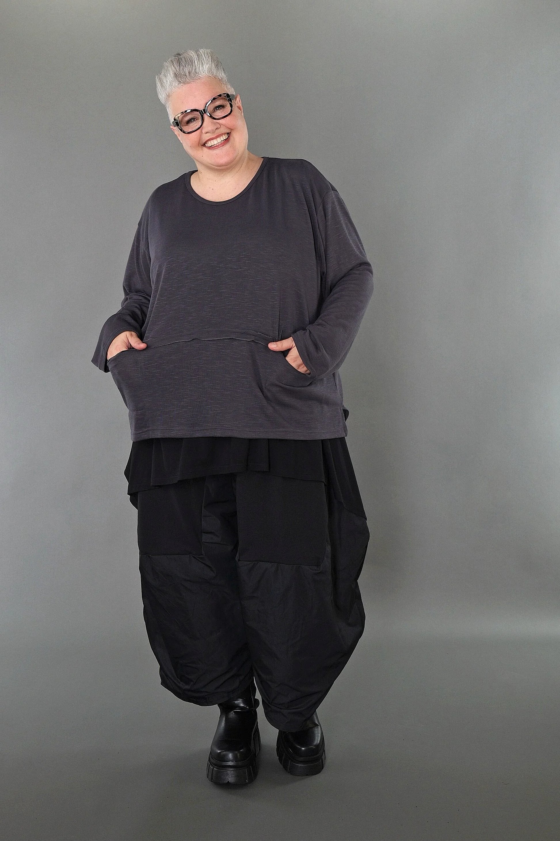  AKH Premium Bigshirt in gerader Form, aus Viskose, P1008.7130, Dunkelgrau, Ausgefallen