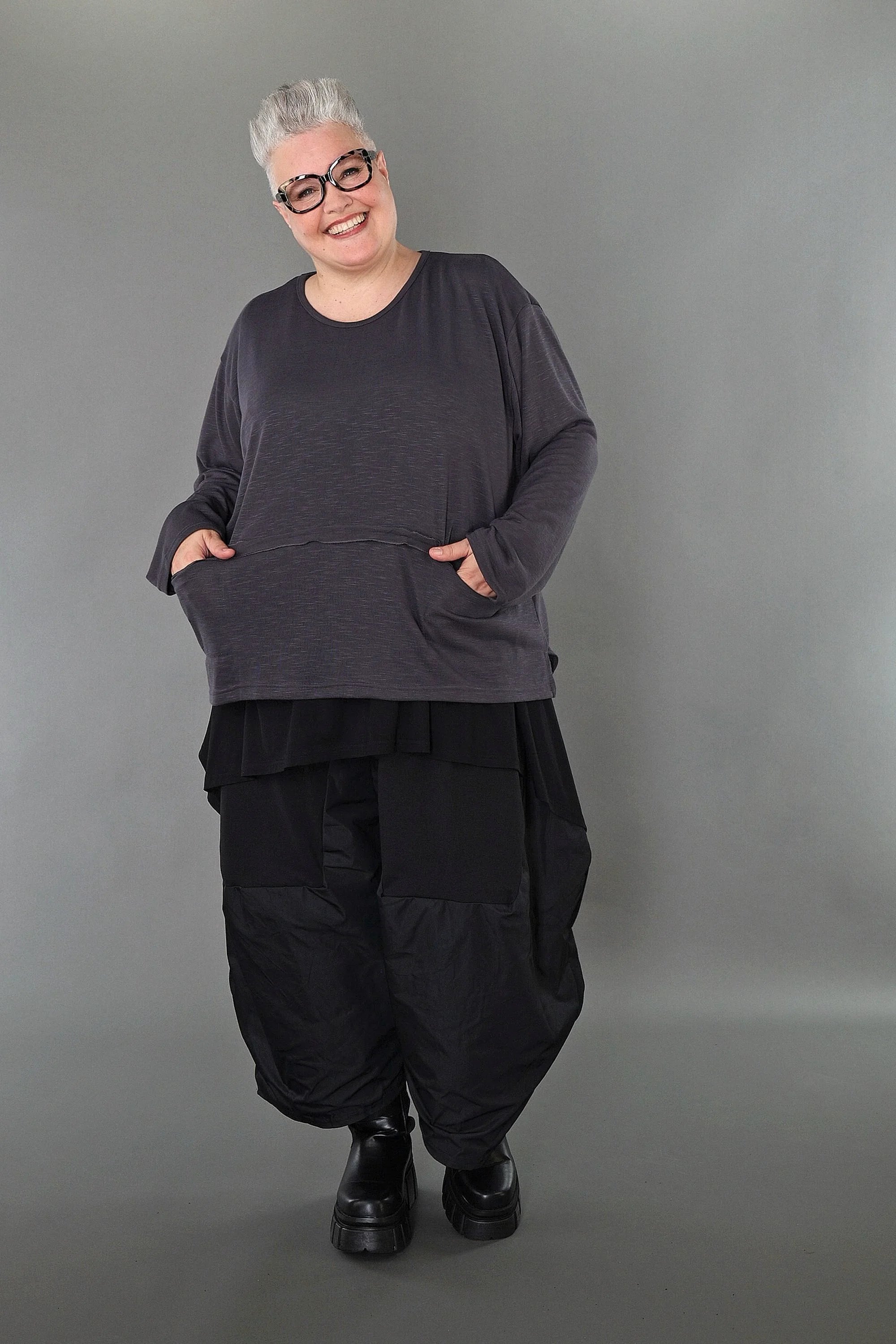  AKH Premium Bigshirt in gerader Form, aus Viskose, P1008.7130, Dunkelgrau, Ausgefallen