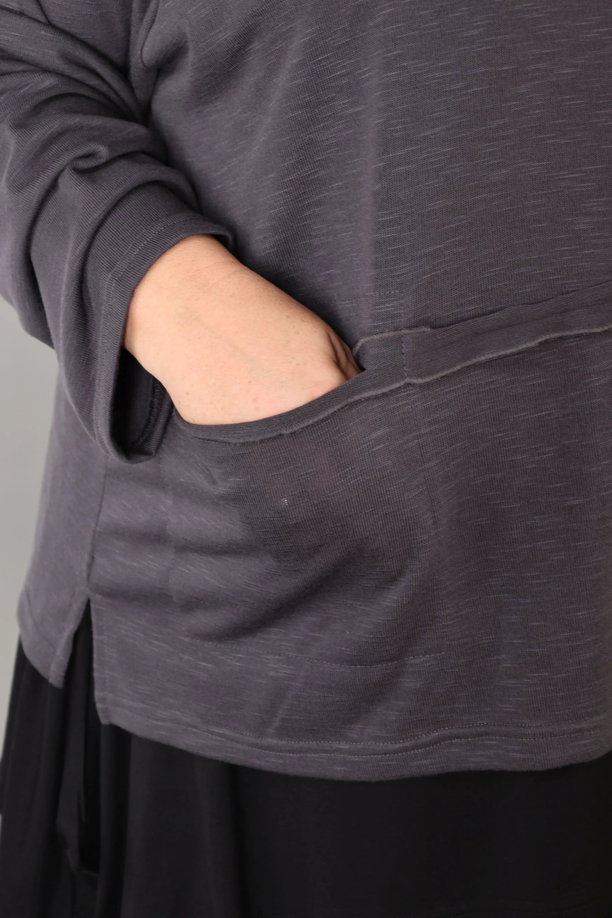  AKH Premium Bigshirt in gerader Form, aus Viskose, P1008.7130, Dunkelgrau, Ausgefallen
