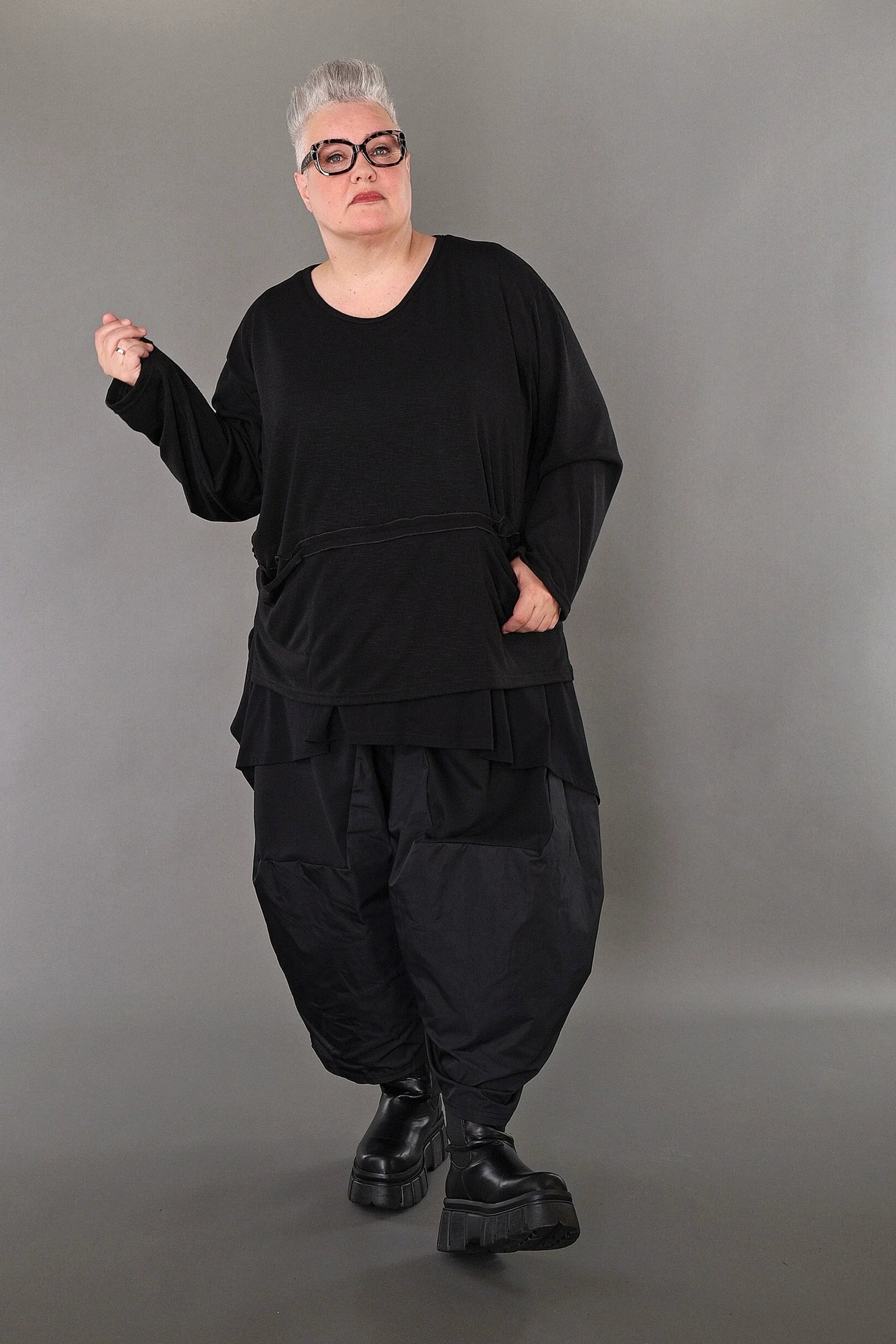  AKH Premium Bigshirt in gerader Form, aus Viskose, P1008.7130, Schwarz, Ausgefallen, Zeitlos