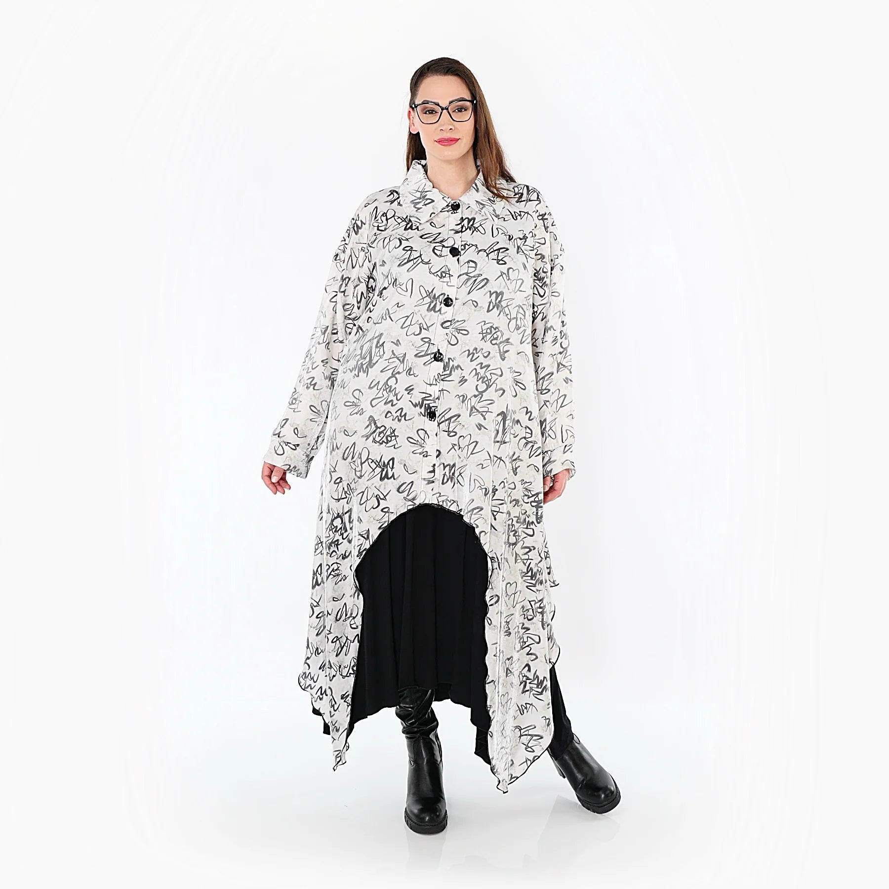  Zipfel Bluse von AKH Premium aus Viskose, P1010.7135, Schwarz/Weiß, Grafik, Ausgefallen
