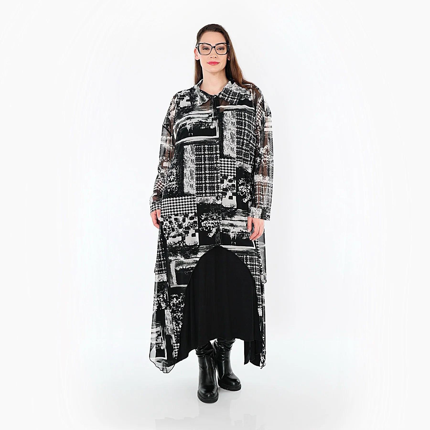  Zipfel Bluse von AKH Premium aus Viskose, P1011.7135, Weiß/Grau, Kringel, Ausgefallen