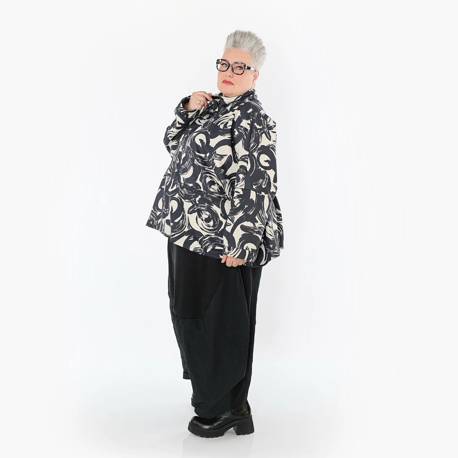  AKH Premium Jacke in kastiger Form, aus Polyester, P1016.7104, Ecru/Schwarz, Pinselstrich
