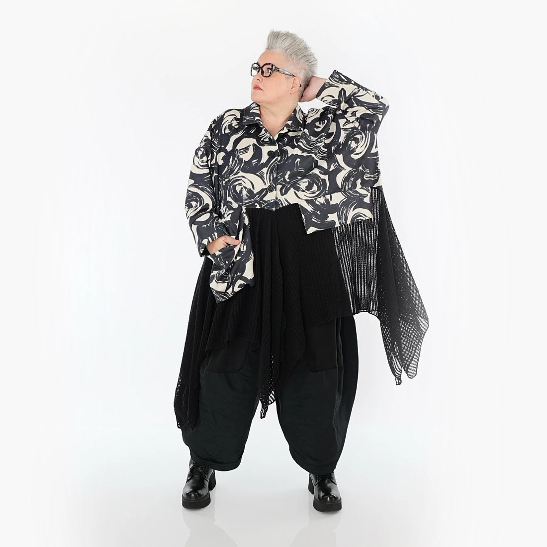  A-Form Jacke von AKH Premium aus Polyester, P1016.7147, Ecru/Schwarz, Pinselstrich, Schick