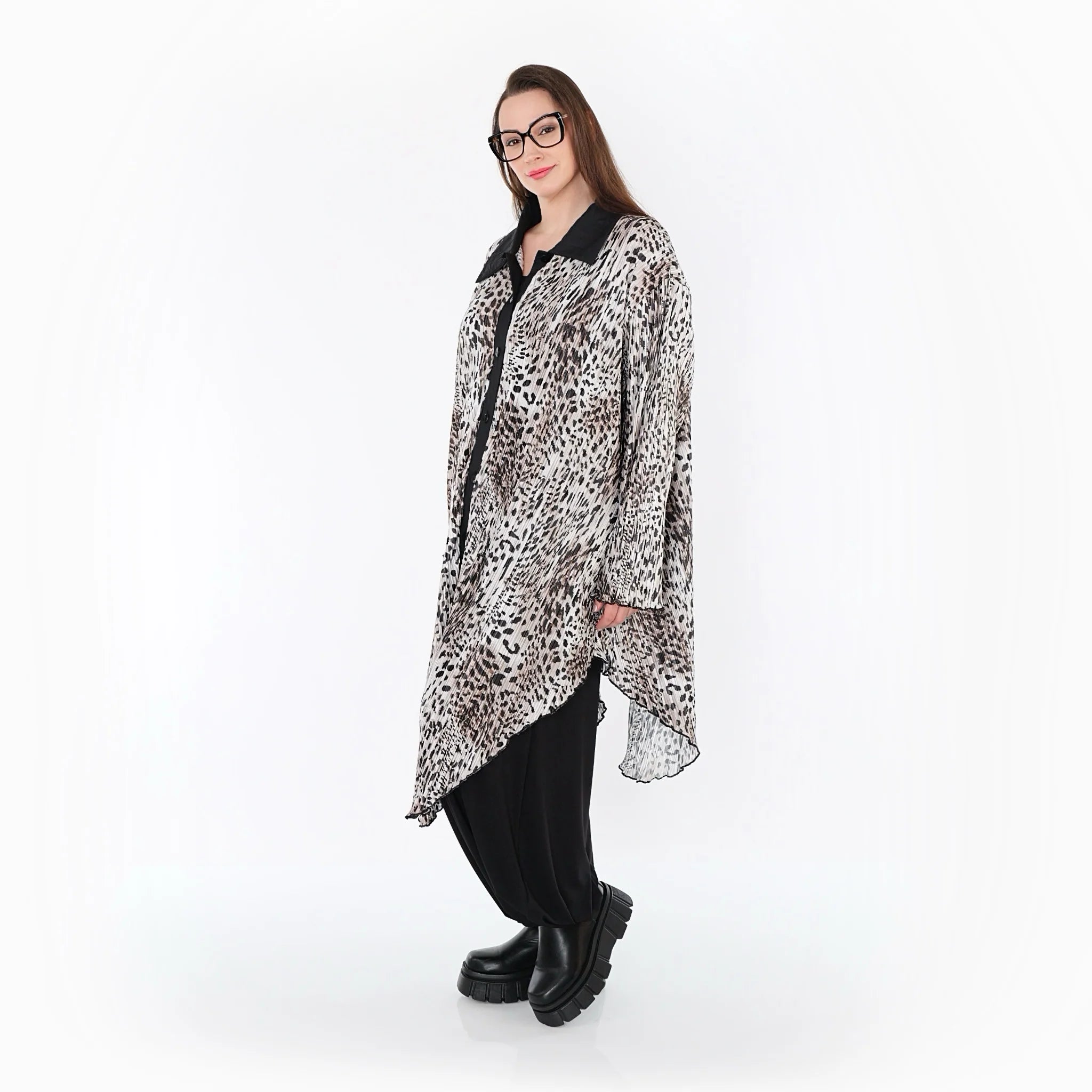  Zipfel Bluse von AKH Premium aus Polyester, P1018.7150, Ecru/Braun/Schwarz, Leopard