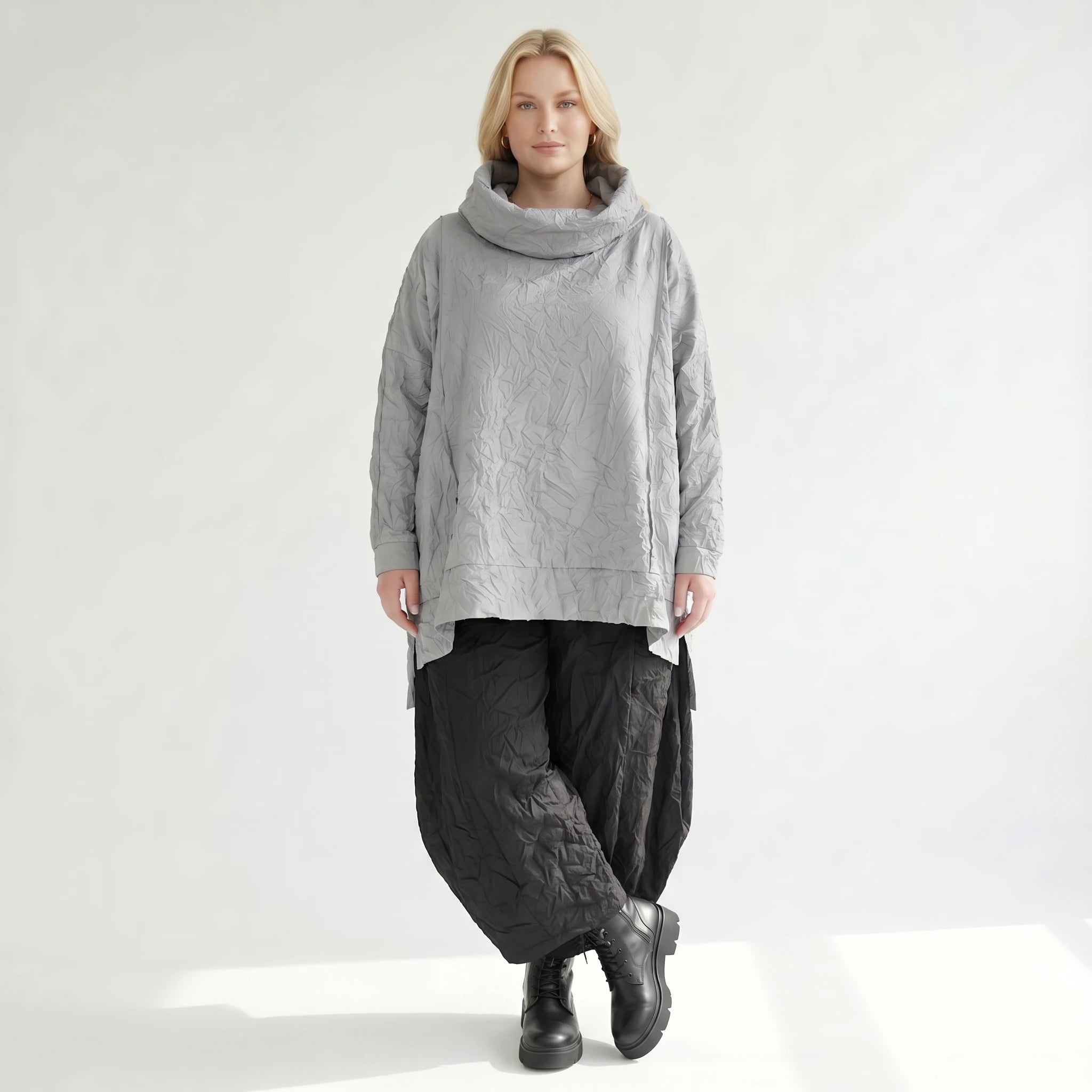 Oversize Lagenlook Shirt mit Rollkragen und Kapuze in luftig leichter Crash Popeline, Grau