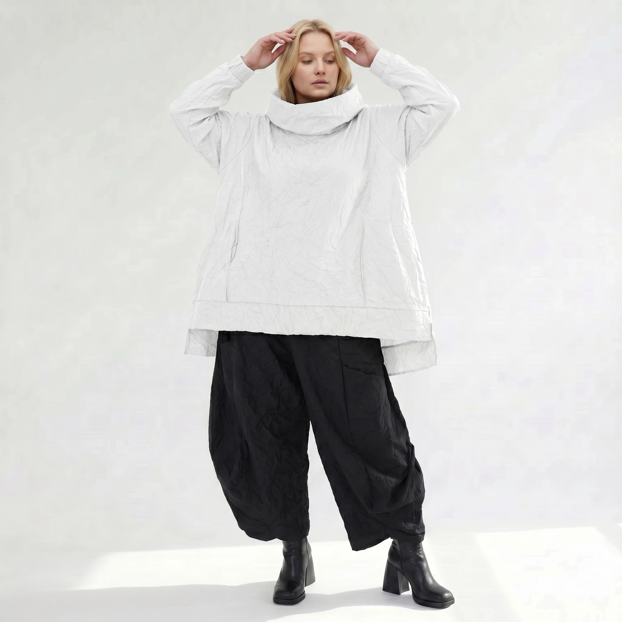 Ausgefallenes Oversize Big Shirt im modernen Lagenlook aus crash Popeline, luftig und leicht, Weiß