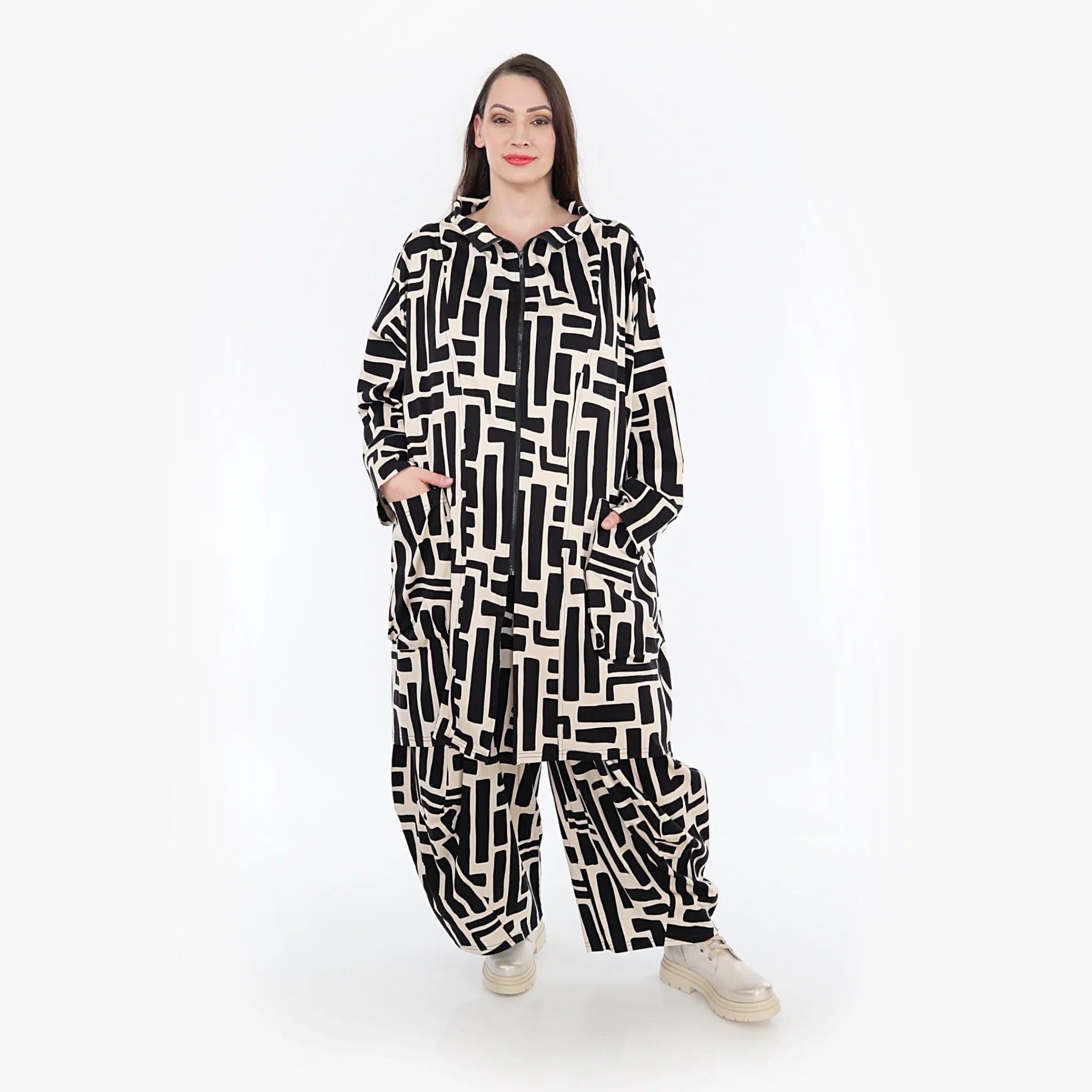  AKH Fashion Mantel in Vokuhila-Form, aus Viskose, 1318.02276, Schwarz-Ecru, Schick