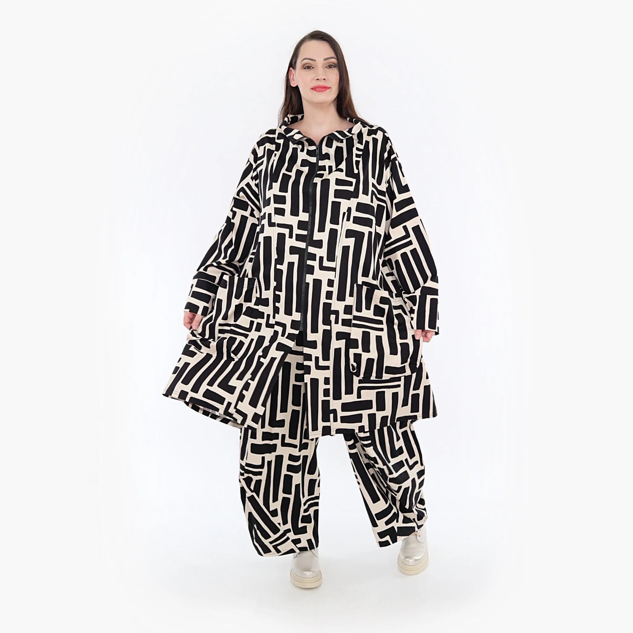  AKH Fashion Mantel in Vokuhila-Form, aus Viskose, 1318.02276, Schwarz-Ecru, Schick