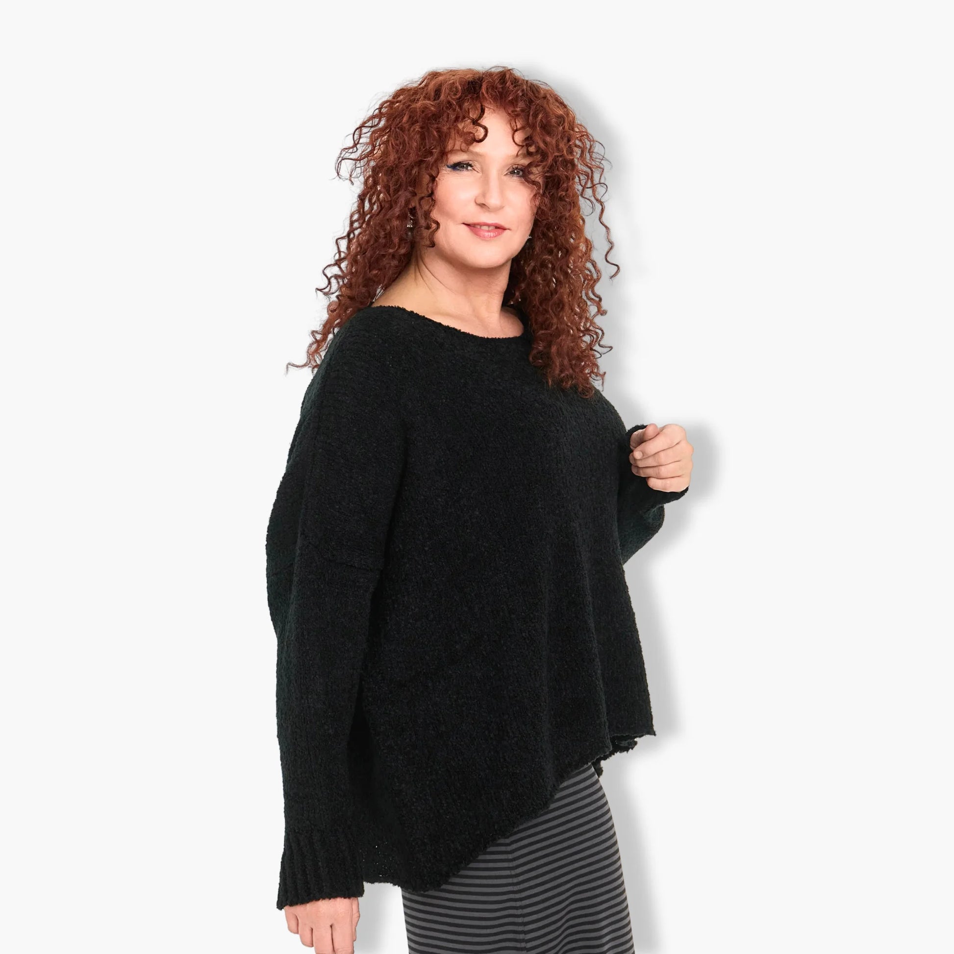  Schwarzer Bouclé-Pullover im kastigen Design für Plus Size mit langem Arm und Rundhalsausschnitt