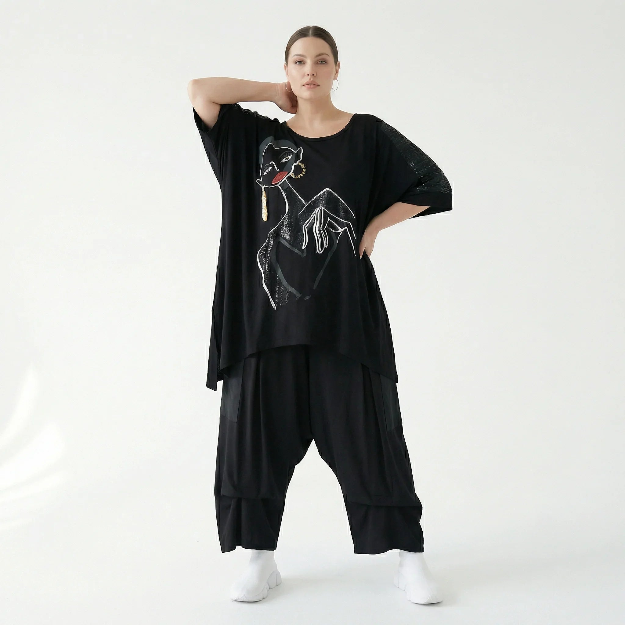 Maxlive Damen Oversize-Bluse Schwarz mit Print & Glanzdetails, Viskosemix, EU 38 bis 62, Artwear Tunika