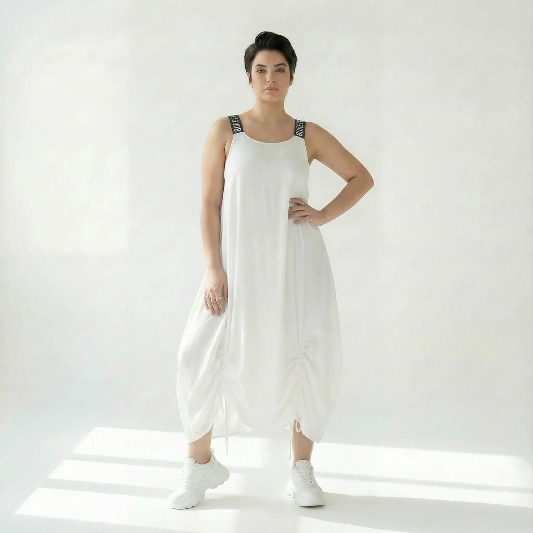  Ballonkleid von Bukezy aus Baumwolle, 1920, Weiß, Ausgefallen, Zeitlos, Schick