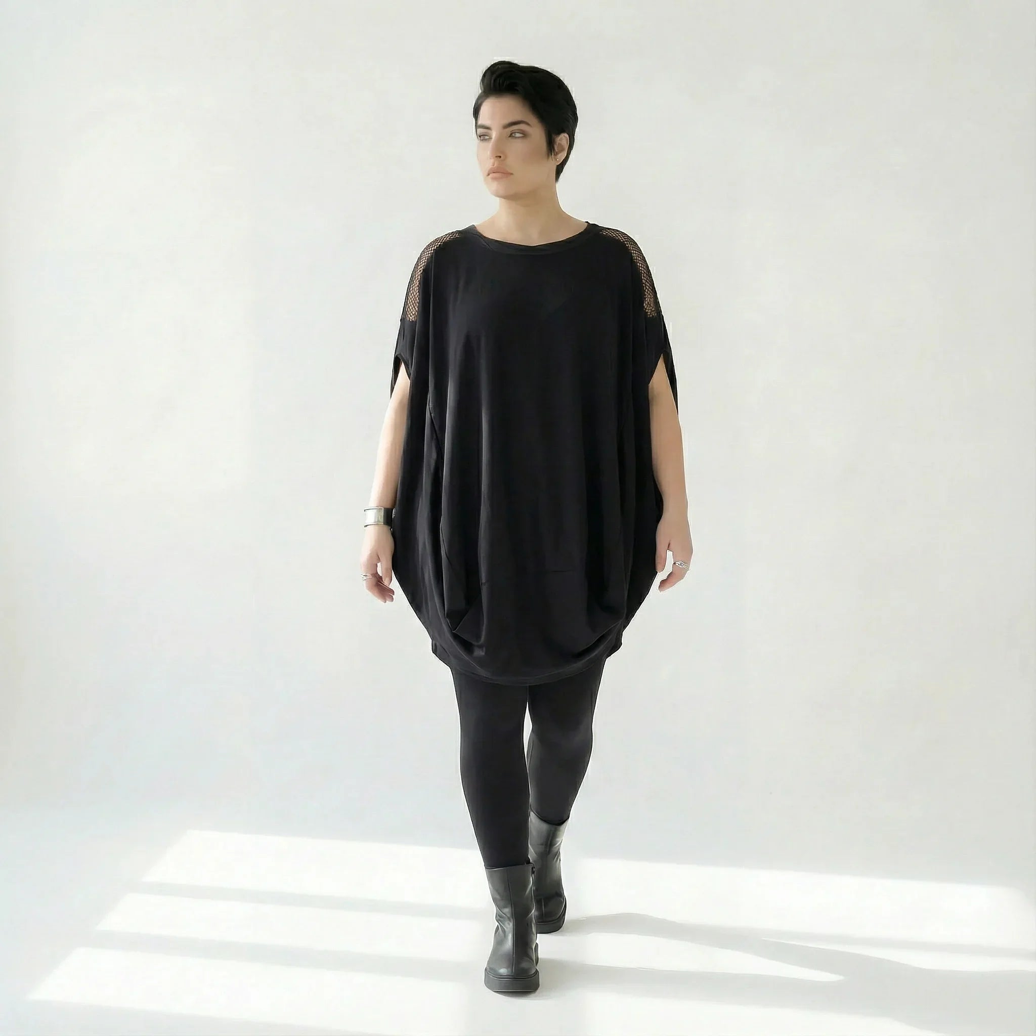 Damen Oversize-Tunika Schwarz von Caraclan aus Viskose mit Netzdetails, Gr. EU 38/50, Avantgarde, Lagenlook, Made in Türkei