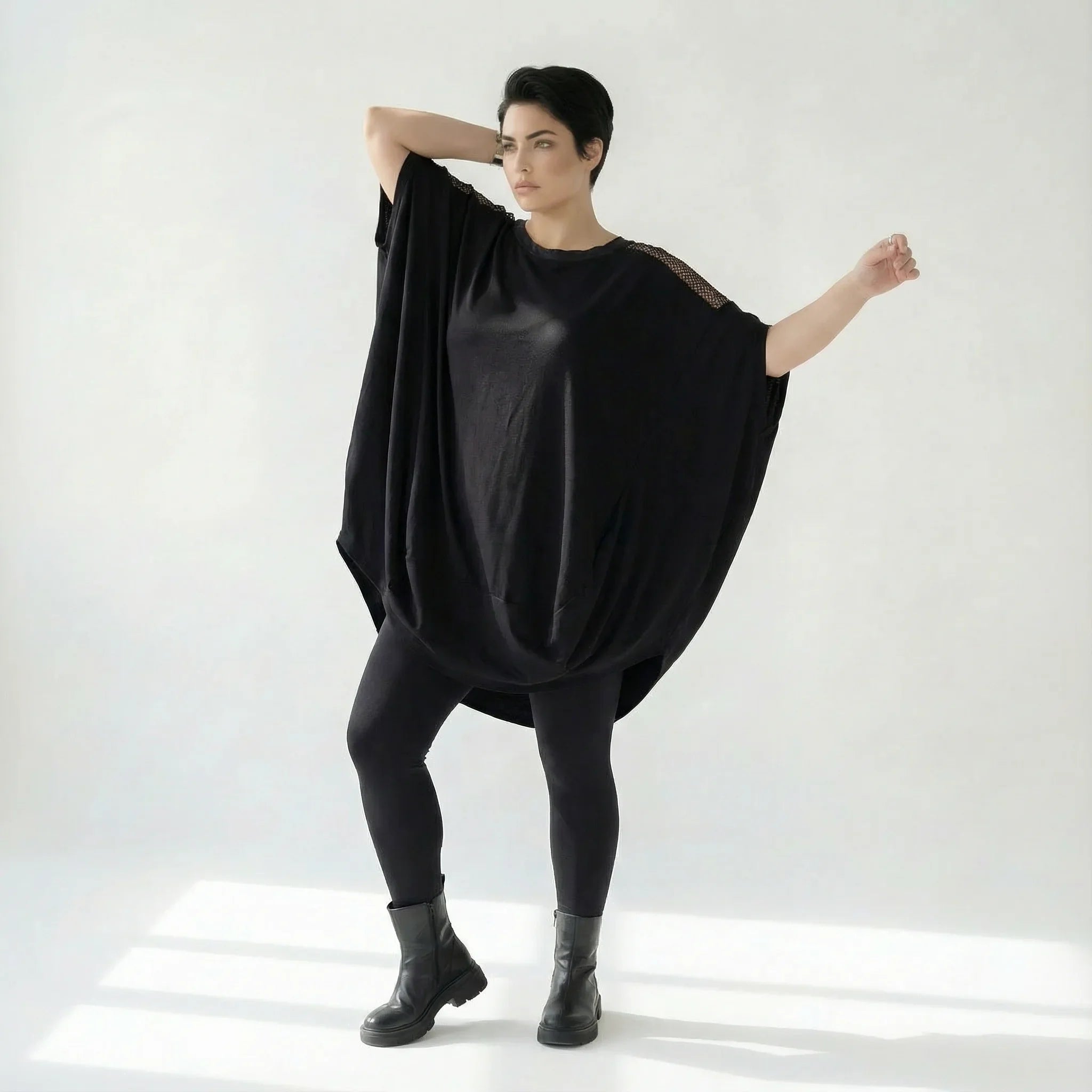 Damen Oversize-Tunika Schwarz von Caraclan aus Viskose mit Netzdetails, Gr. EU 38/50, Avantgarde, Lagenlook, Made in Türkei