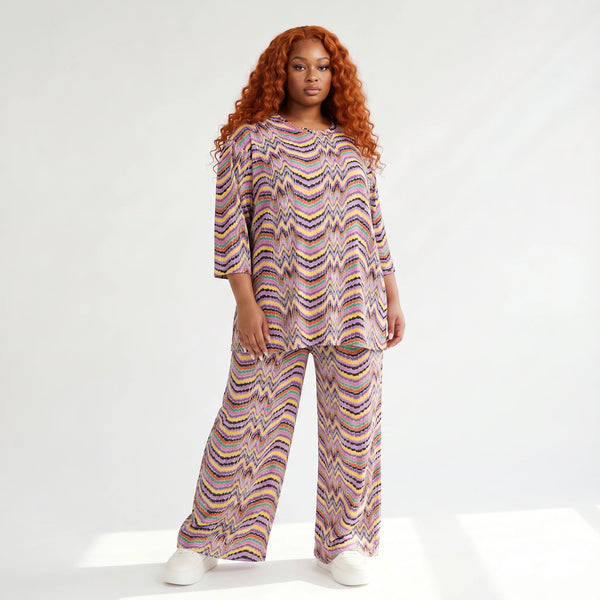 Lässiges Oversize A-Form Shirt im ausgefallenen Wellenmuster aus fließendem stretchigem Slinky, Mehrfarbig
