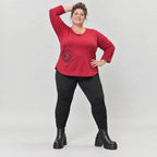 Rotes Shirt aus Stretchjersey mit Rundhalsausschnitt 7/8-Arm und aufgesetzten Taschen